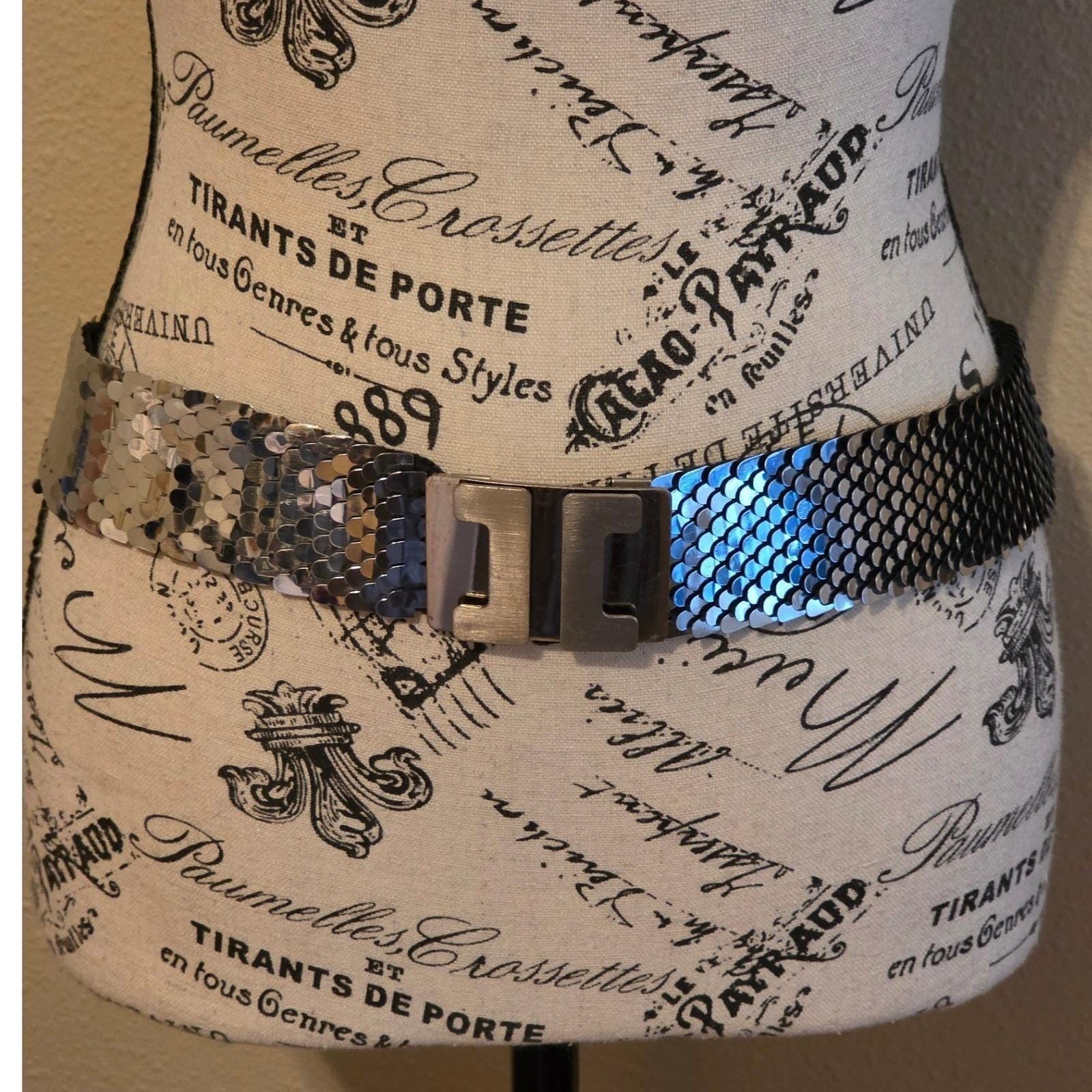 Vintage Silver Metal Mesh Scale Belt Wide Interlocking Buckle Glam Disco Retro - View 7