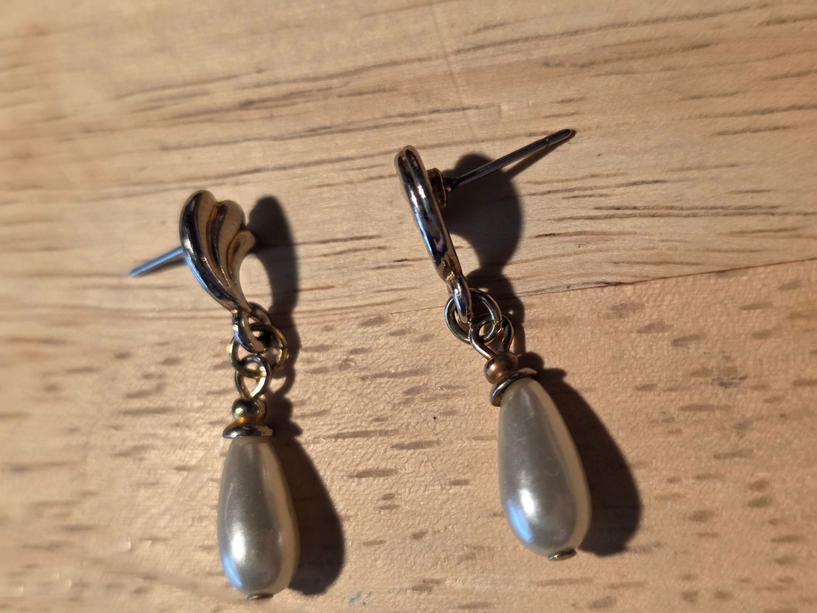 Vintage Gold Tone Faux Pearl Teardrop Earrings Wave Dangle Bridal Post 1.25" - View 4