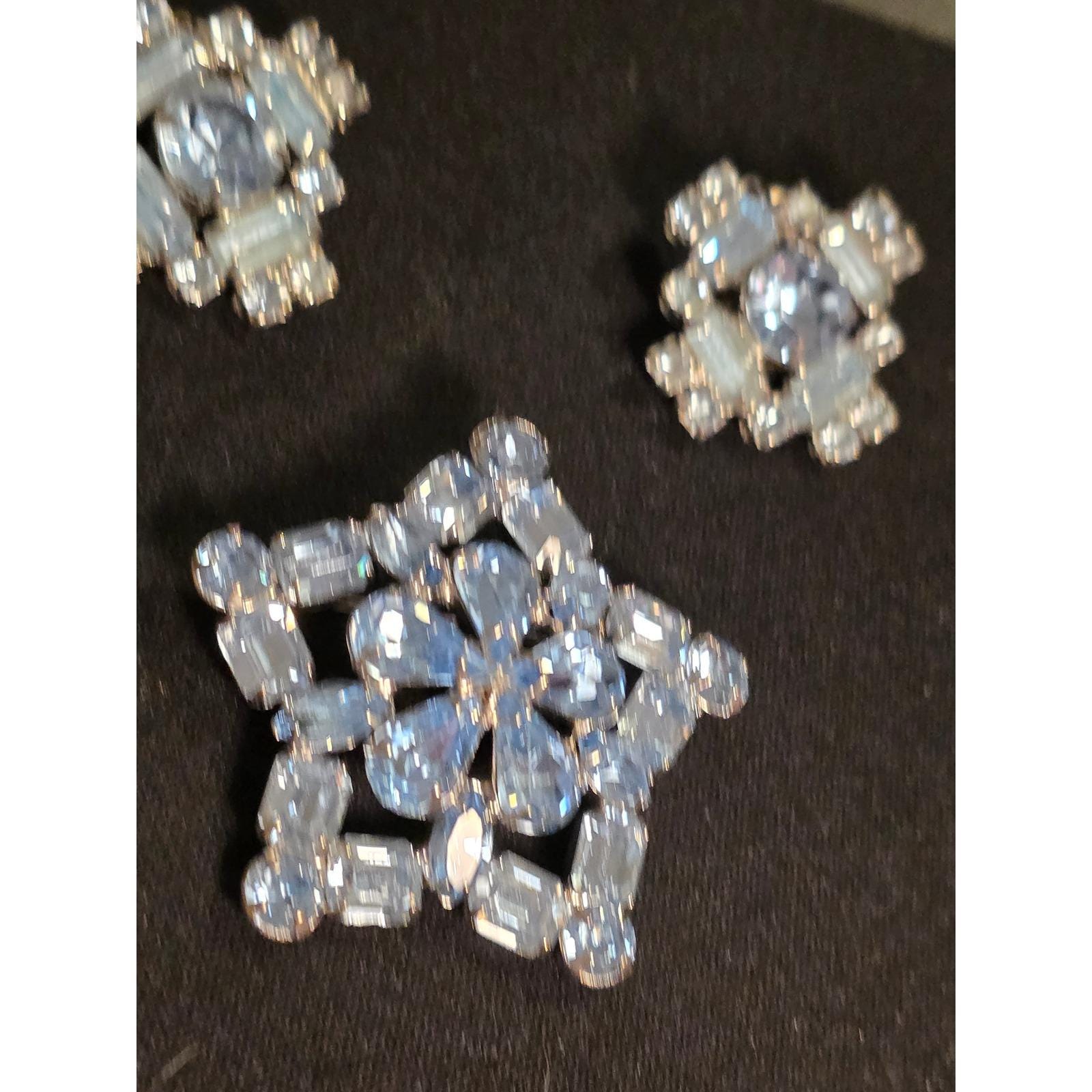 Vintage Weiss Blue Rhinestone Star Brooch & Earrings Signed - View 8