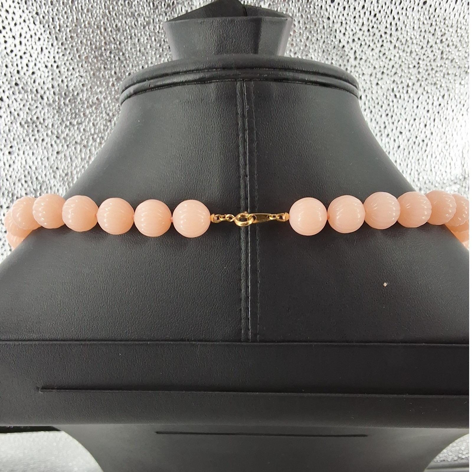 Vintage Trifari Peach Pink Fluted Melon Bead Necklace Gold Tone Spring Ring 28" - View 5