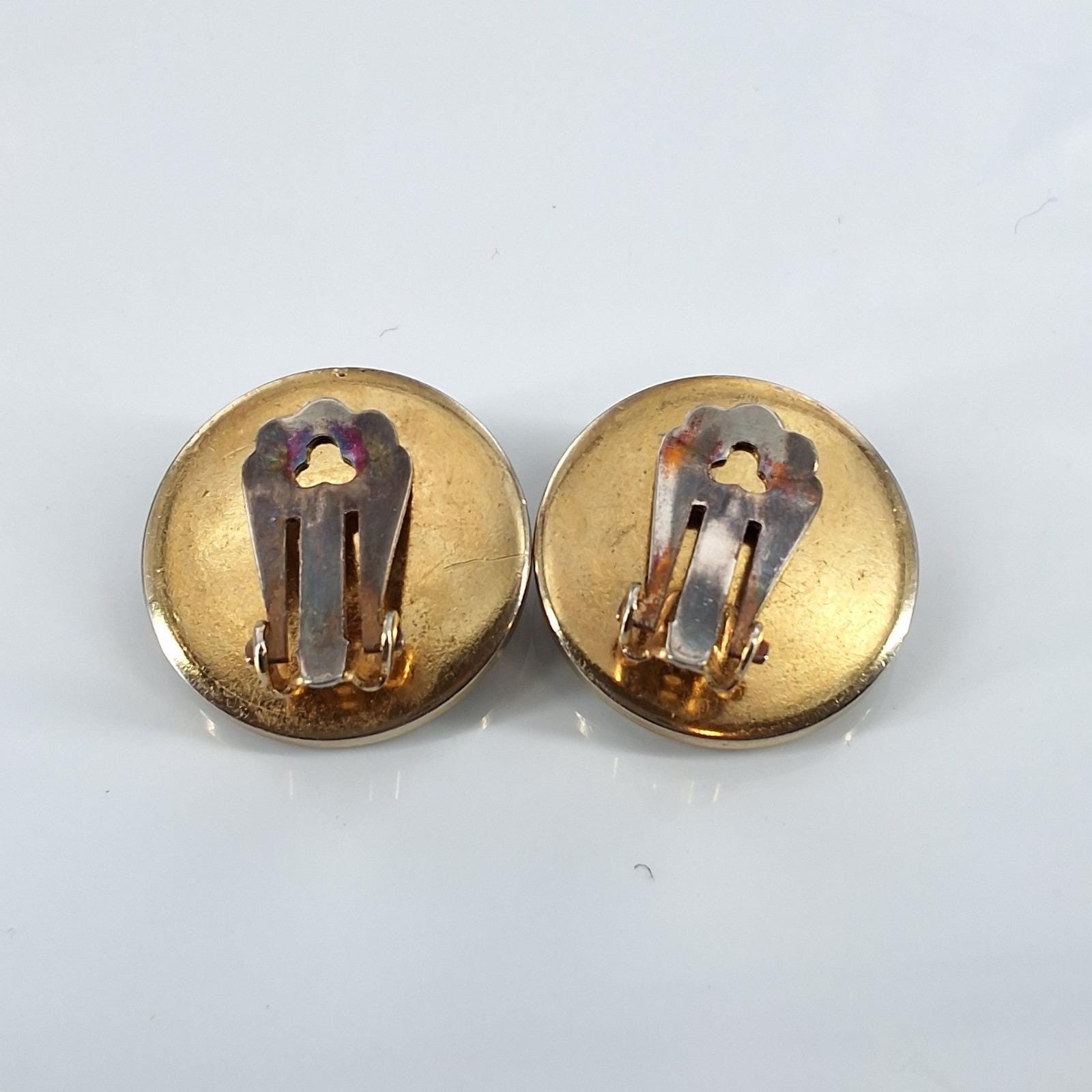 Vintage Gold Tone Emerald Green Glass Rhinestone Halo Clip On Earrings