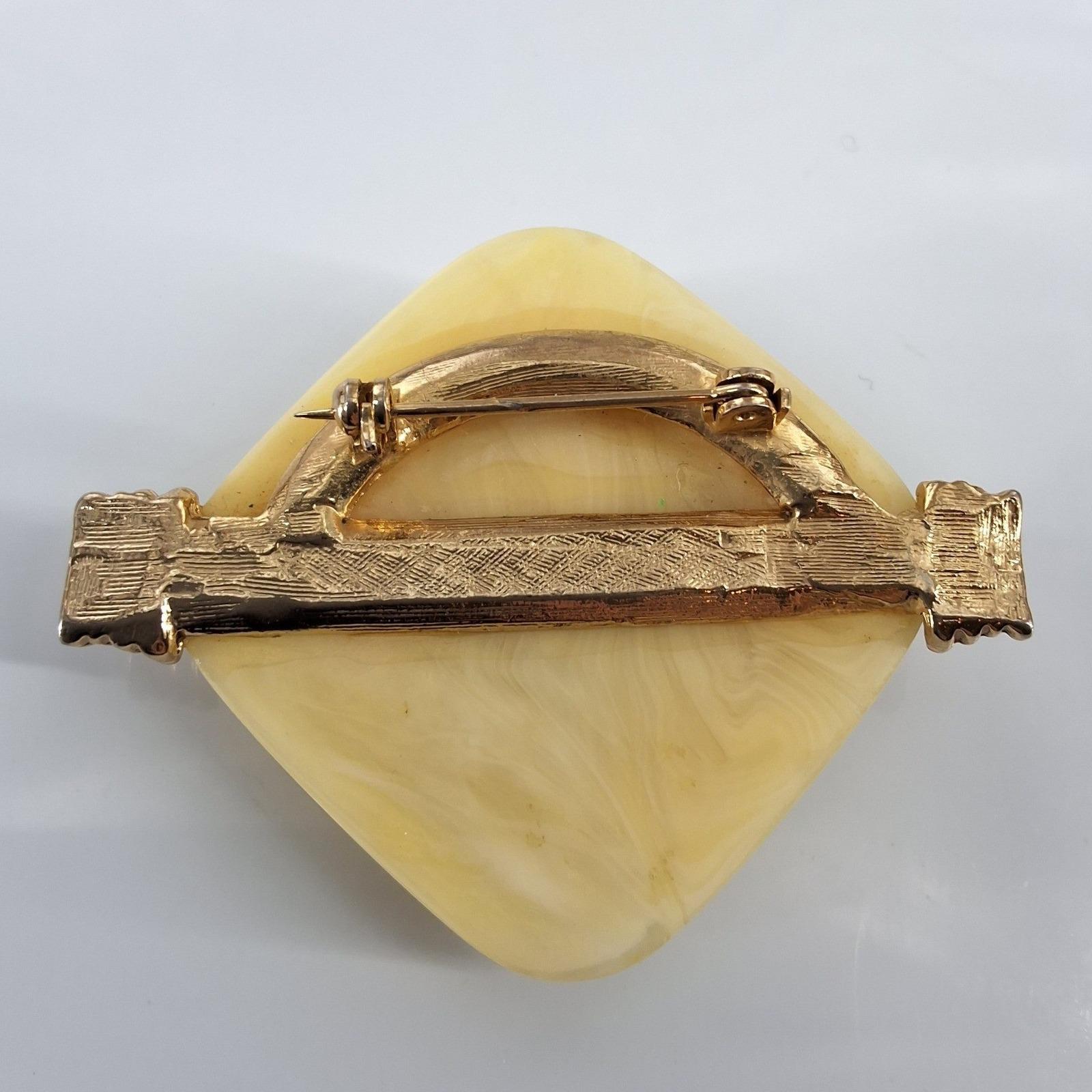 Vintage Art Nouveau Goddess Medallion Brooch Cream Resin Gold Pin 2.5" - View 3