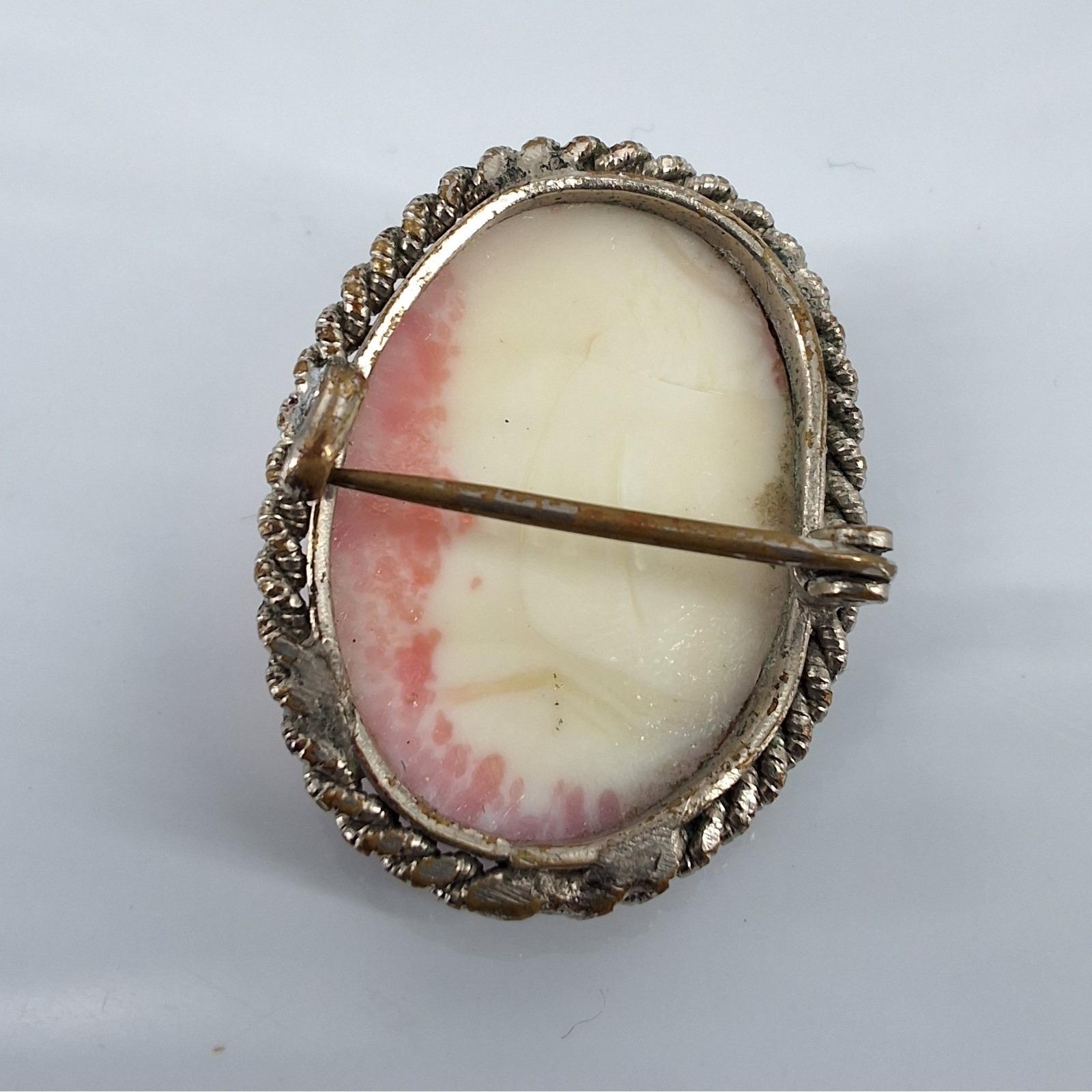 Vtg Pink Conch Shell Cameo Brooch Silver Tone Rope Border Hand Carved Italy