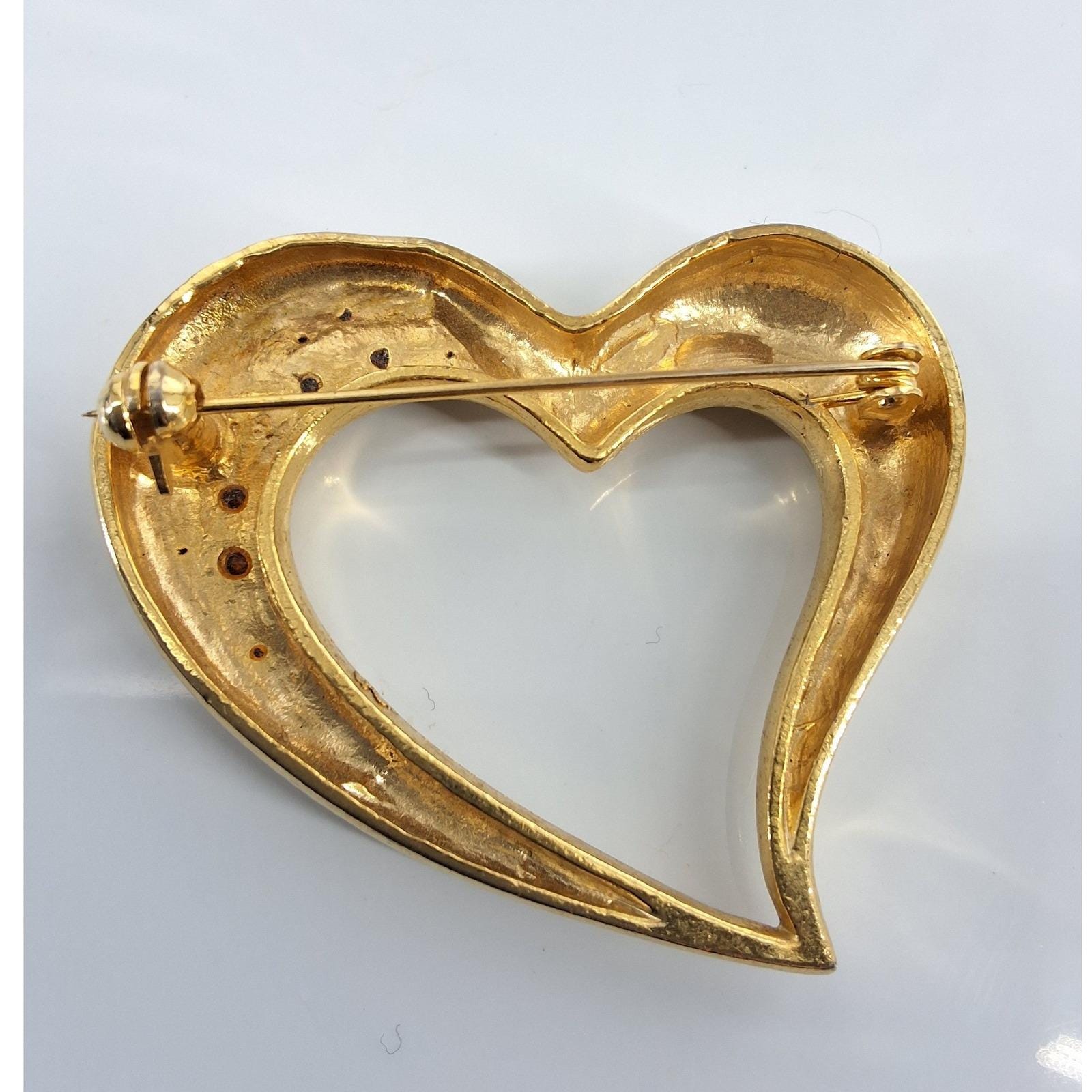 Vintage Gold Tone Pavé Rhinestone Open Heart Brooch Pin 1990s Romantic - View 4