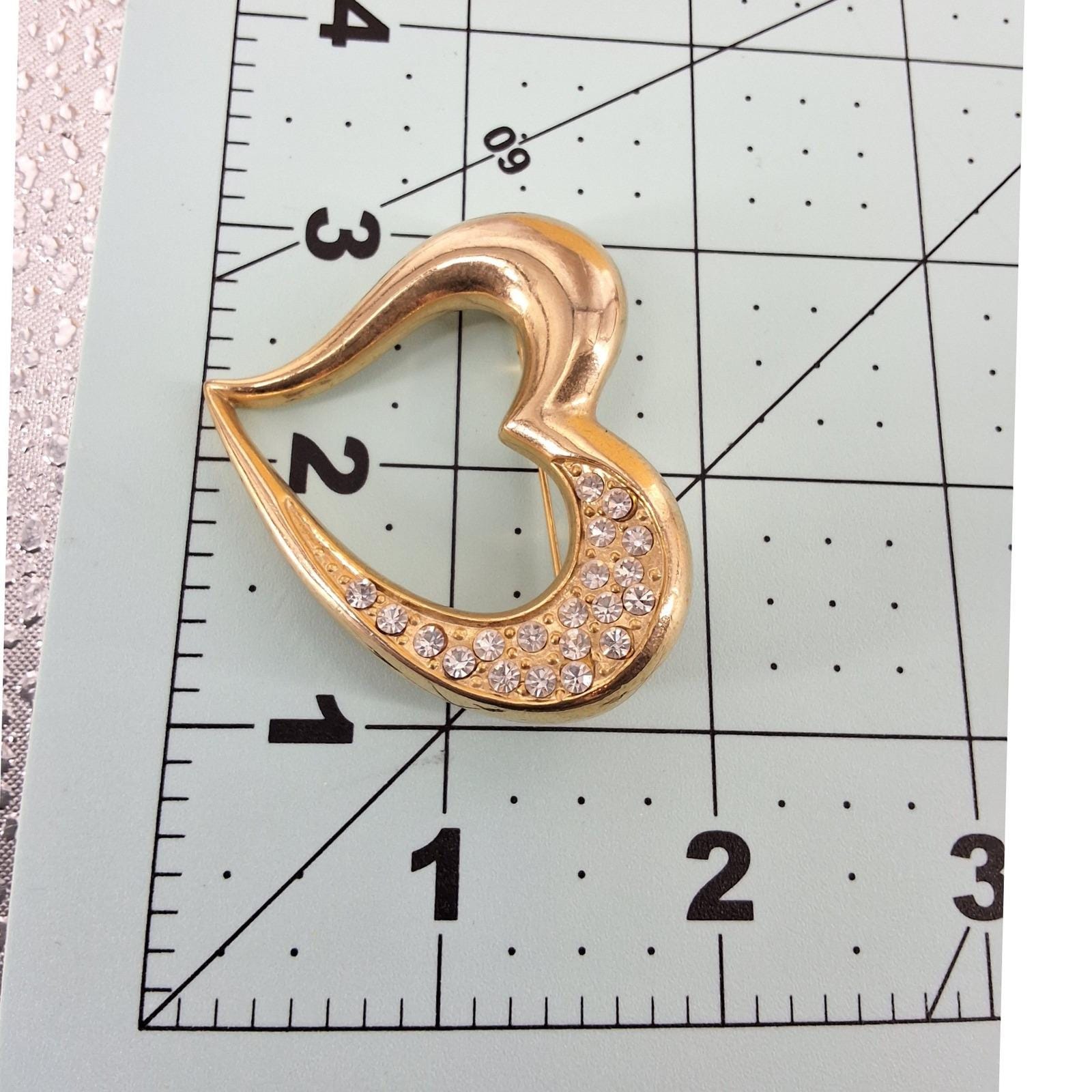 Vintage Gold Tone Pavé Rhinestone Open Heart Brooch Pin 1990s Romantic - View 5