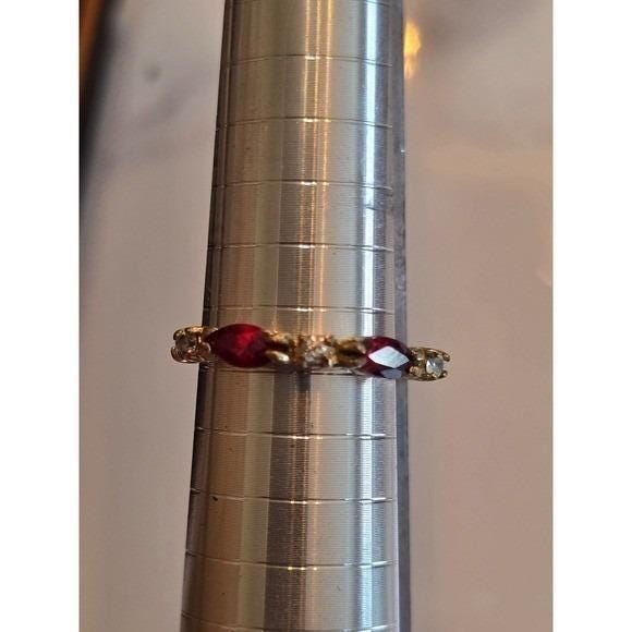 Vintage Red & Clear Rhinestone Ring Size 7 Gold Tone Prong Set Stacking Band - View 11