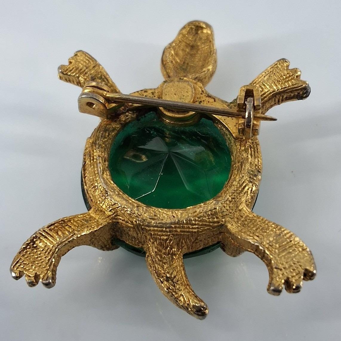 Vintage Gold Tone Turtle Brooch Emerald Green Glass Rhinestone Eye Pin - View 8