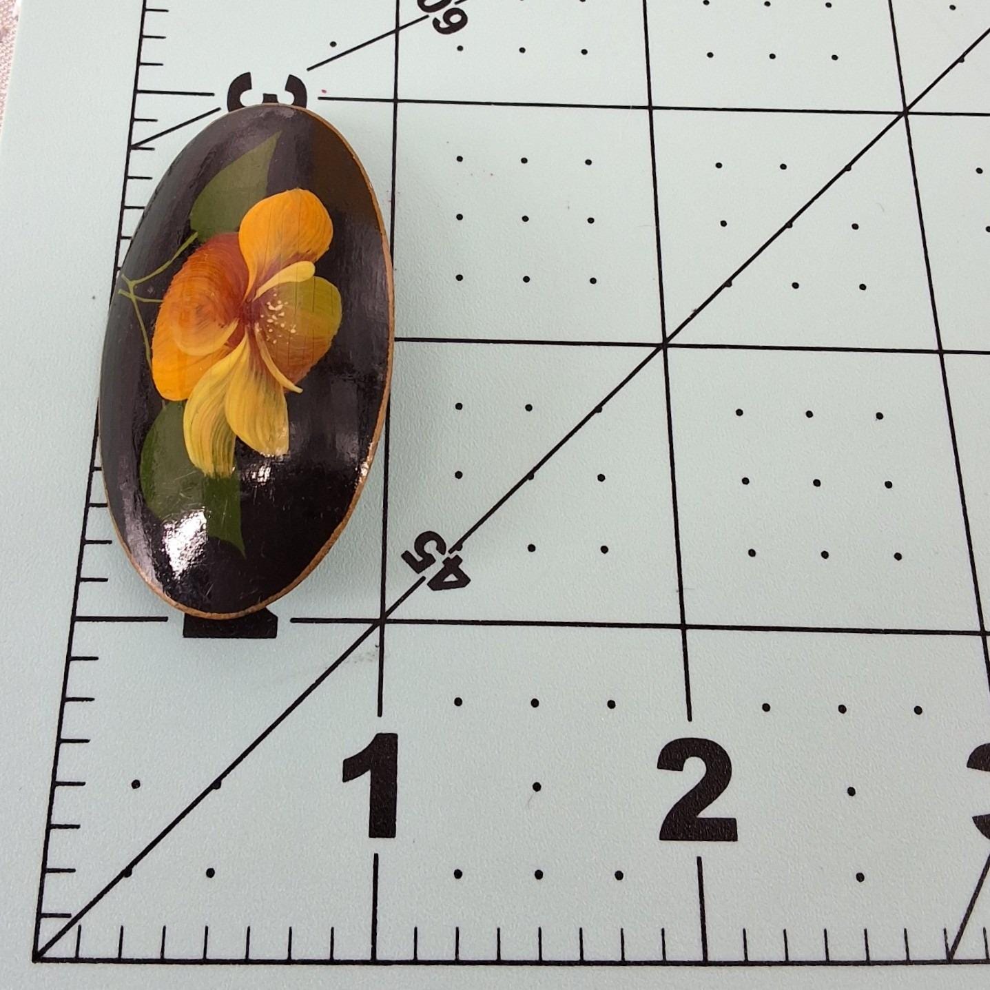 Vintage Hand Painted Floral Lacquer Brooch Oval Yellow Flower Signed Folk Art - View 4