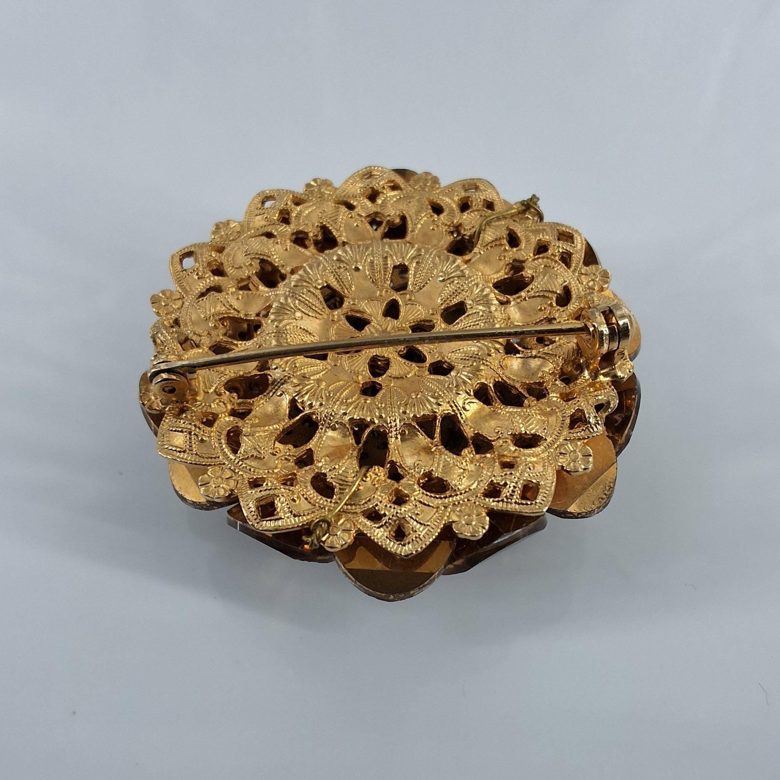 Vintage Amber Glass Bead Cluster Brooch Gold Tone Domed Filigree Pin 1960s - View 5