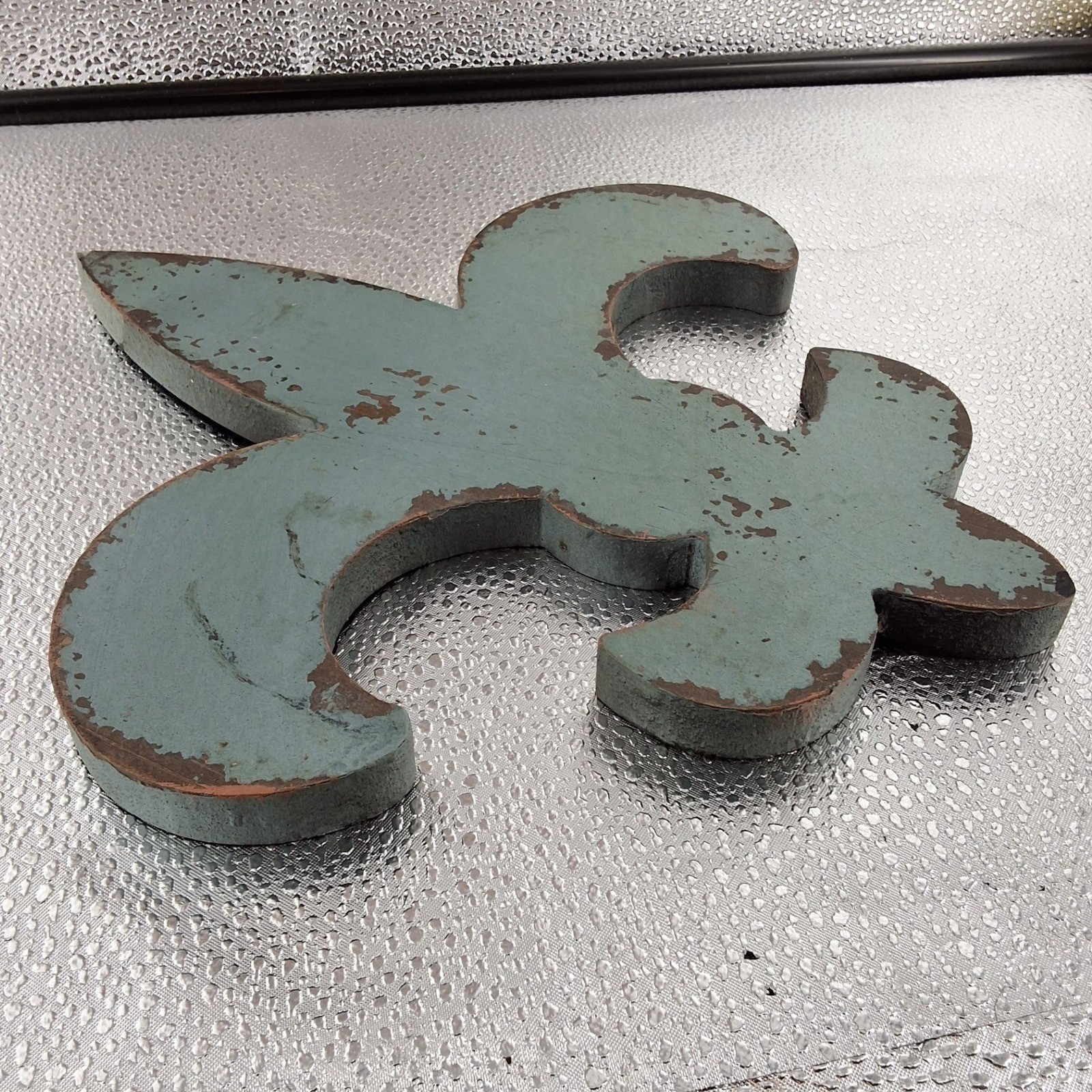Design House LLC Fleur de Lis Distressed Green Shabby Chic Wall Plaque Decor - View 6