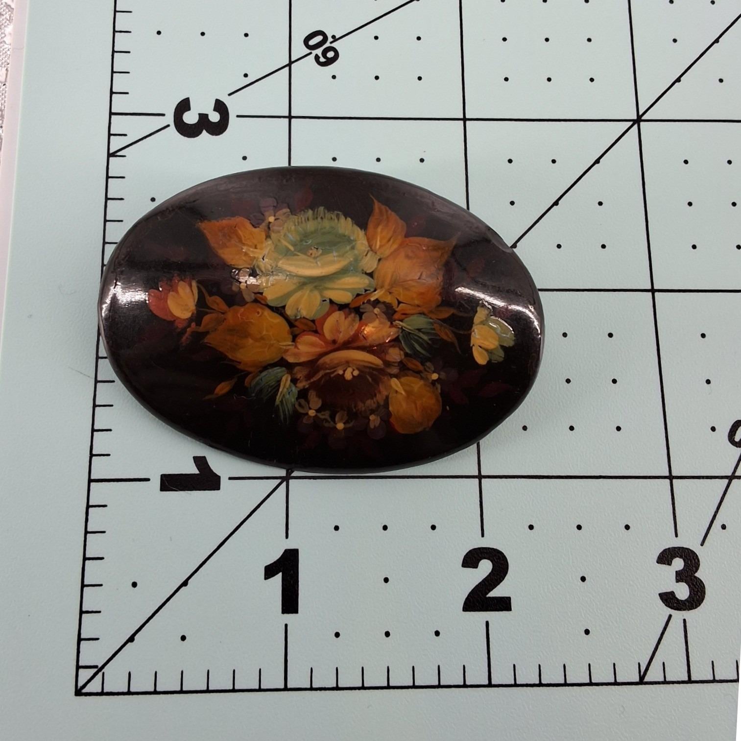 Vintage Russian Lacquer Brooch Hand Painted Floral Oval Gold Frame Pin - View 3