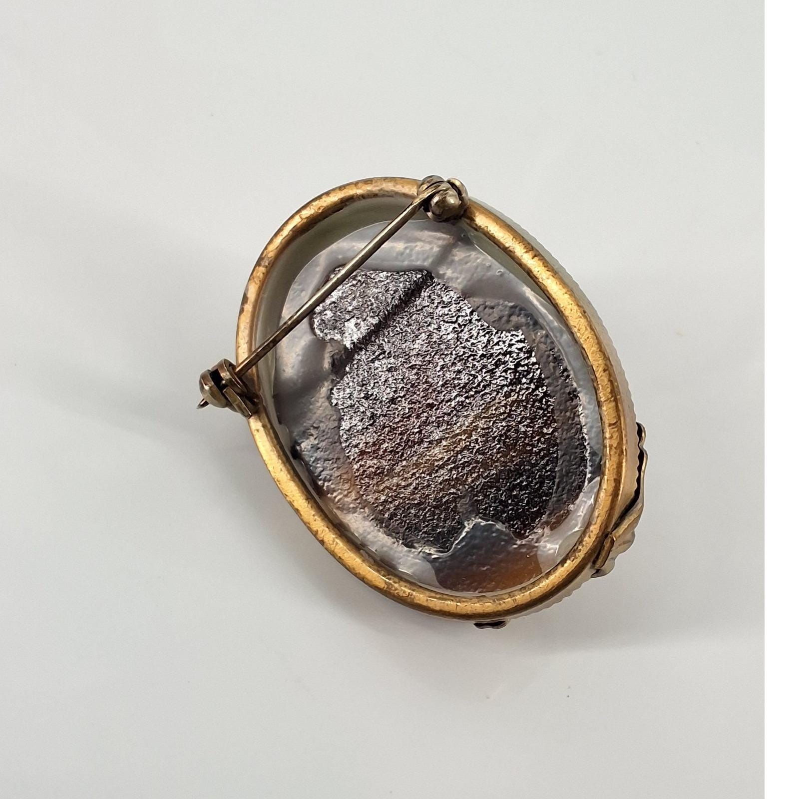 Vintage Faux Tortoiseshell Oval Brooch Gold Tone Leaf Faux Pearl Accent Brown - View 6