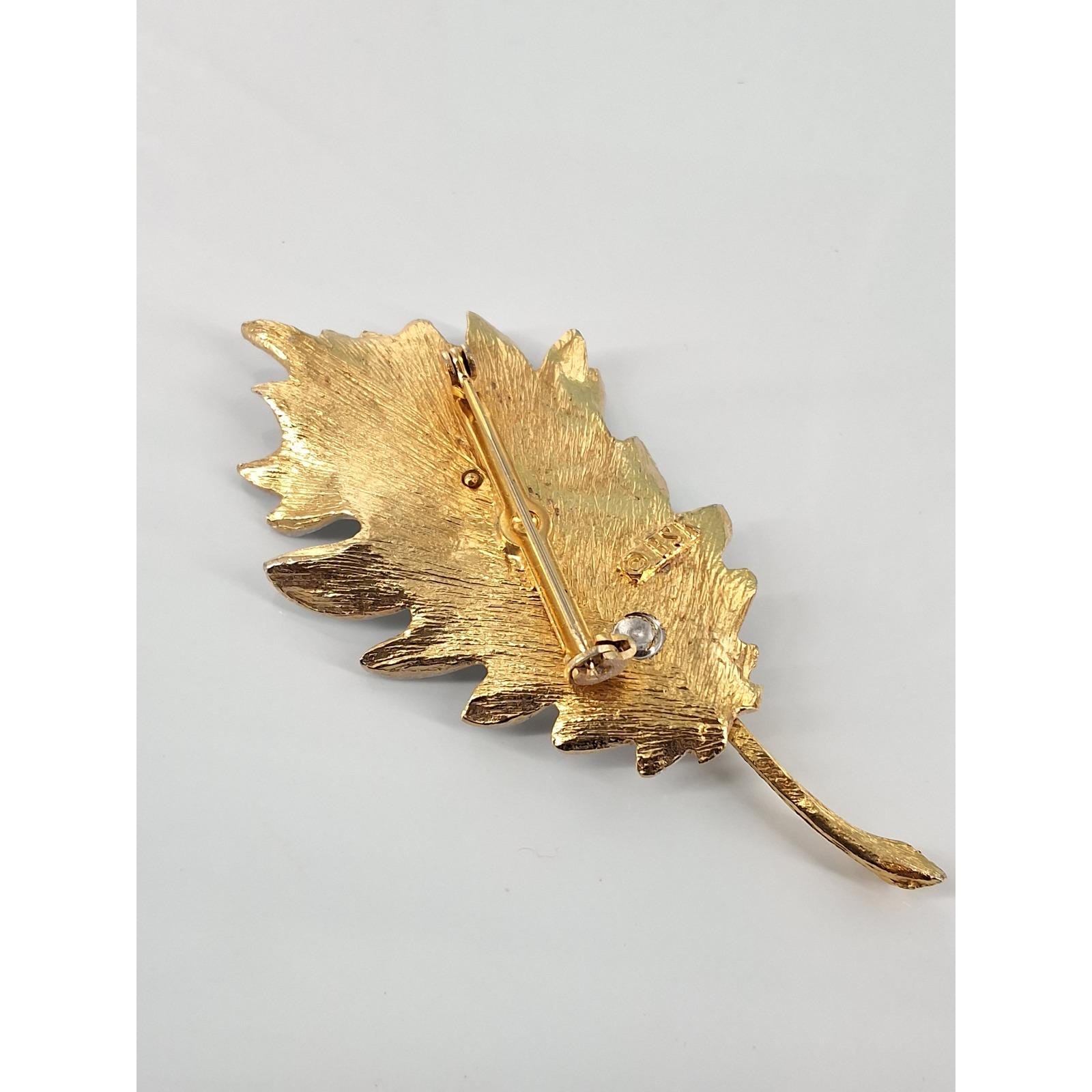 Vintage BSK White Enamel Gold Tone Leaf Brooch Pin Mid Century Botanical Jewelry