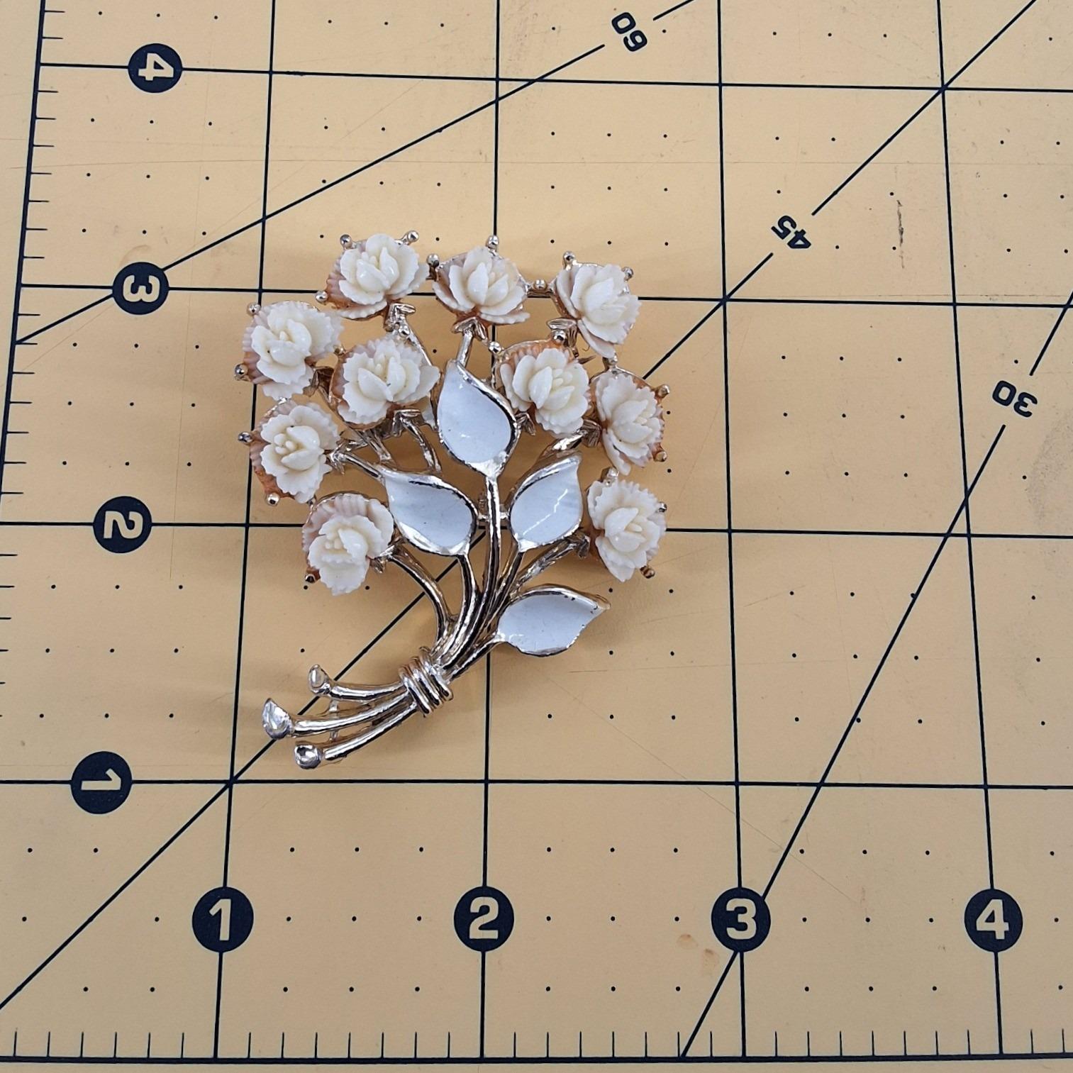 Vintage JJ Jonette Jewelry Gold Tone Cream Carved Rose Floral Bouquet Brooch - View 3