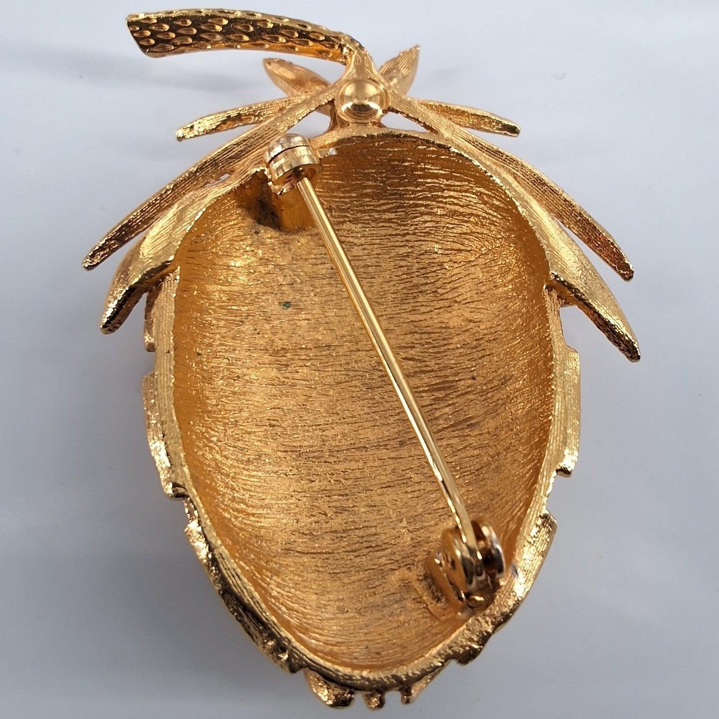 VTG 70s Marvella Gold Tone Pineapple Brooch Tropical Hospitality Statement Pin - View 3