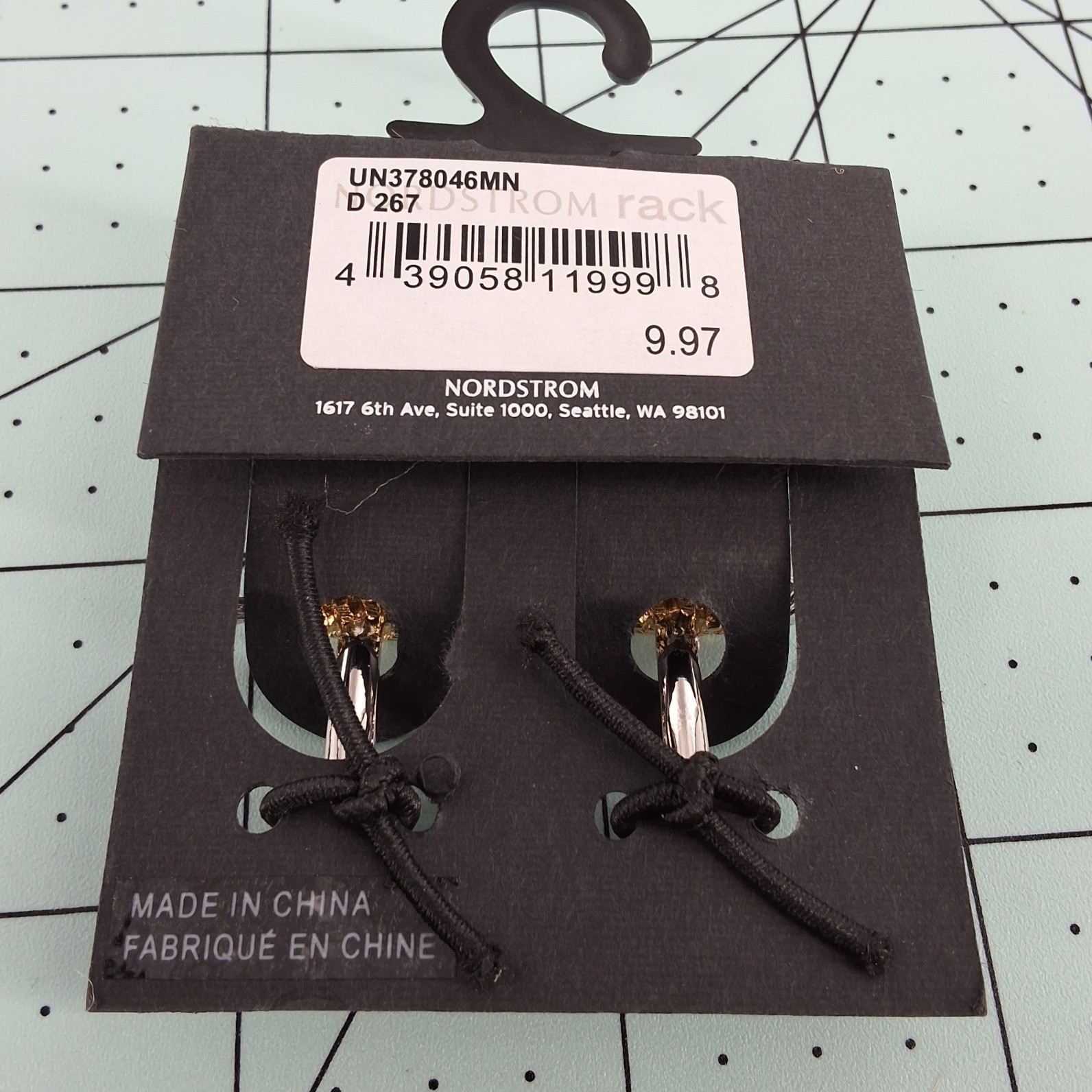 14th & Union Mens Fishbone Cufflinks Two-Tone Silver Gold Fish Skeleton Novelty - View 5