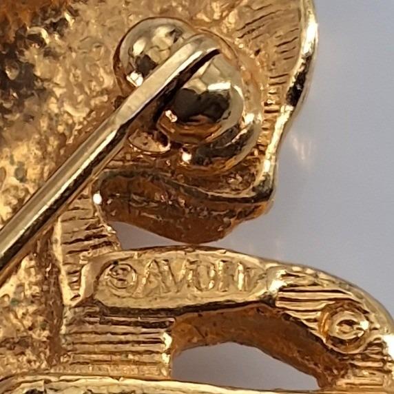 Vintage 1994 Avon Naughty Cat & Fishbowl Brooch Gold Tone Dangling Goldfish Pin - View 3