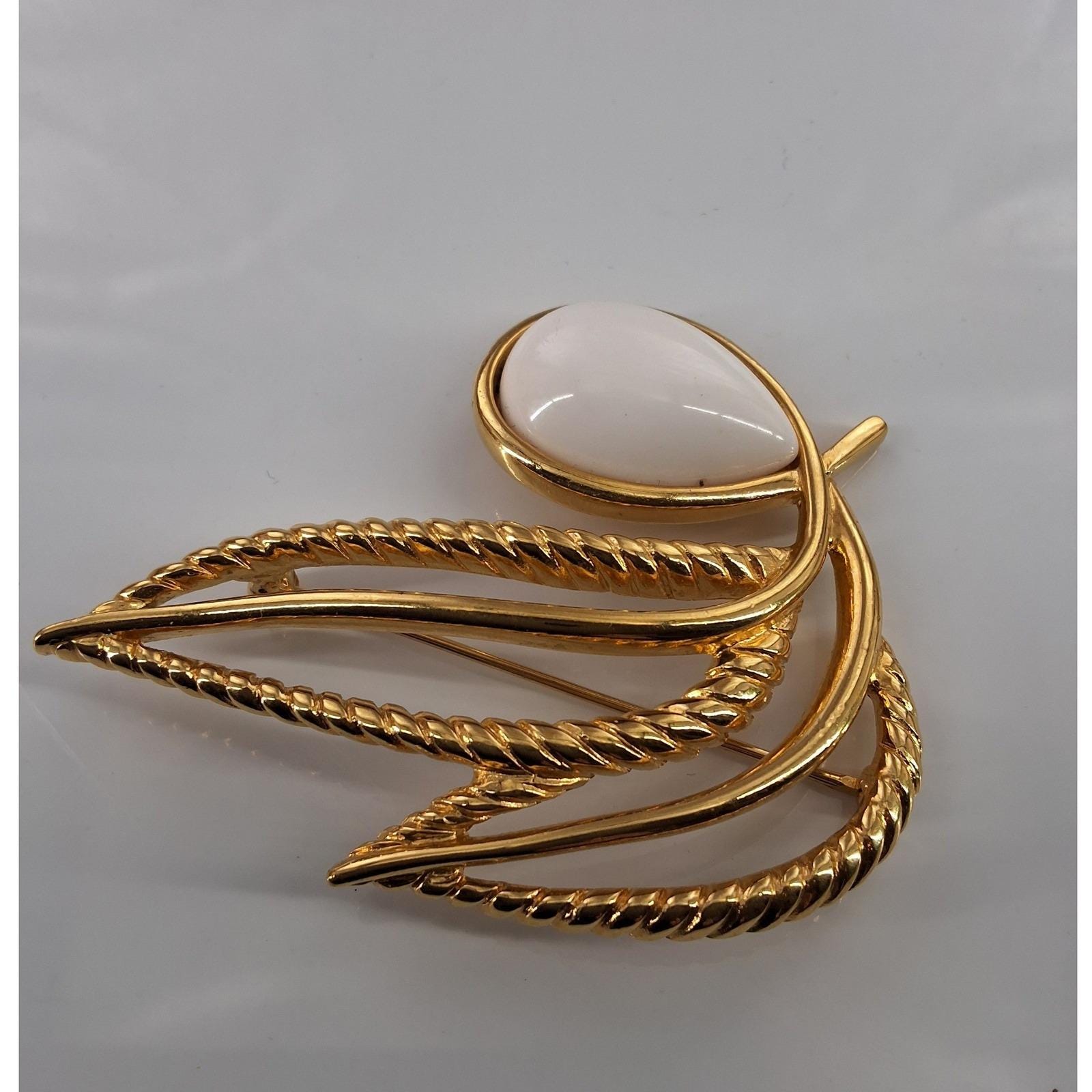 Vintage Crown Trifari Gold Leaf Brooch White Teardrop Cabochon Pin 1960s MCM - View 5
