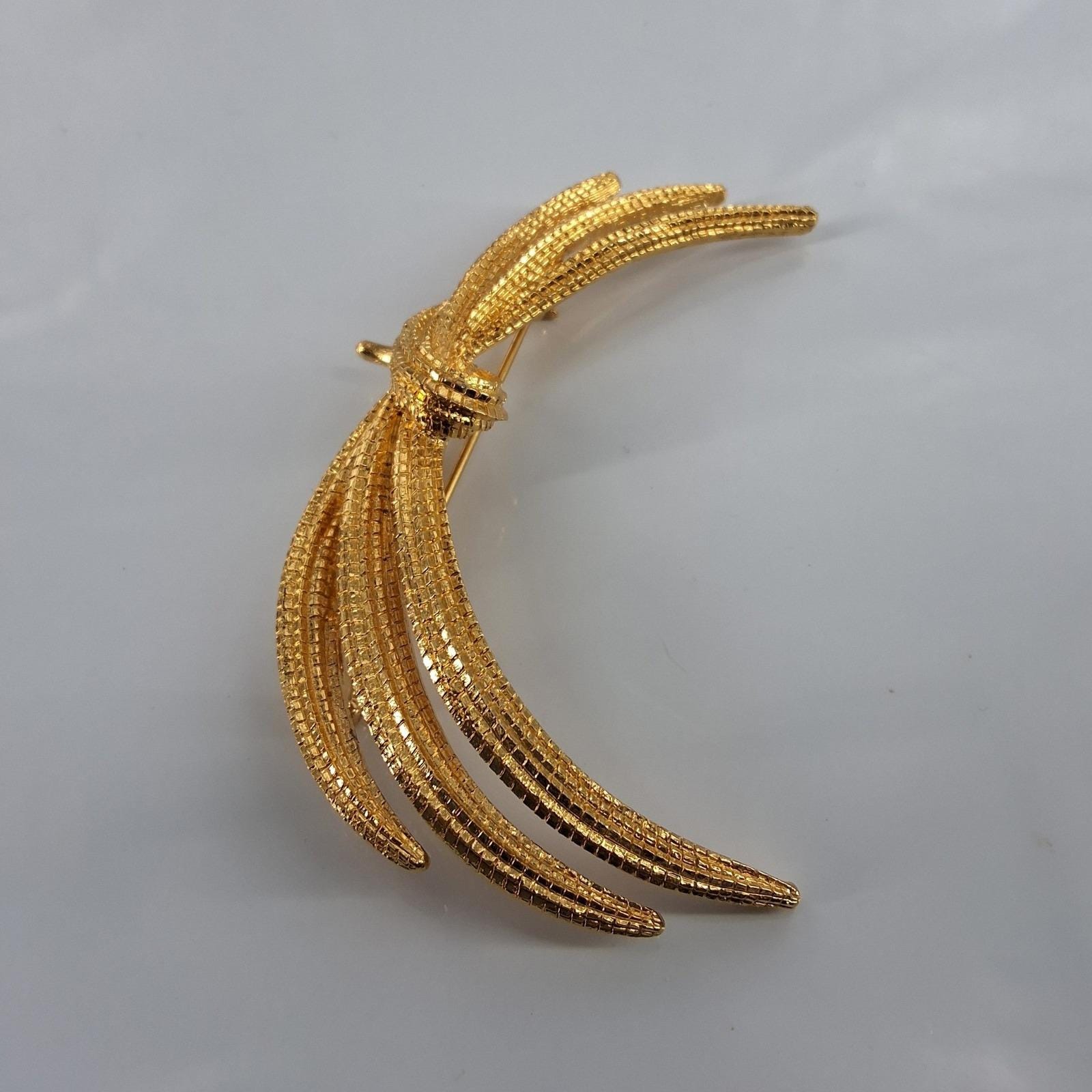 Vintage Monet 22k Gold Plated Mesh Strand Knot Brooch Large 3" Statement Pin - View 5