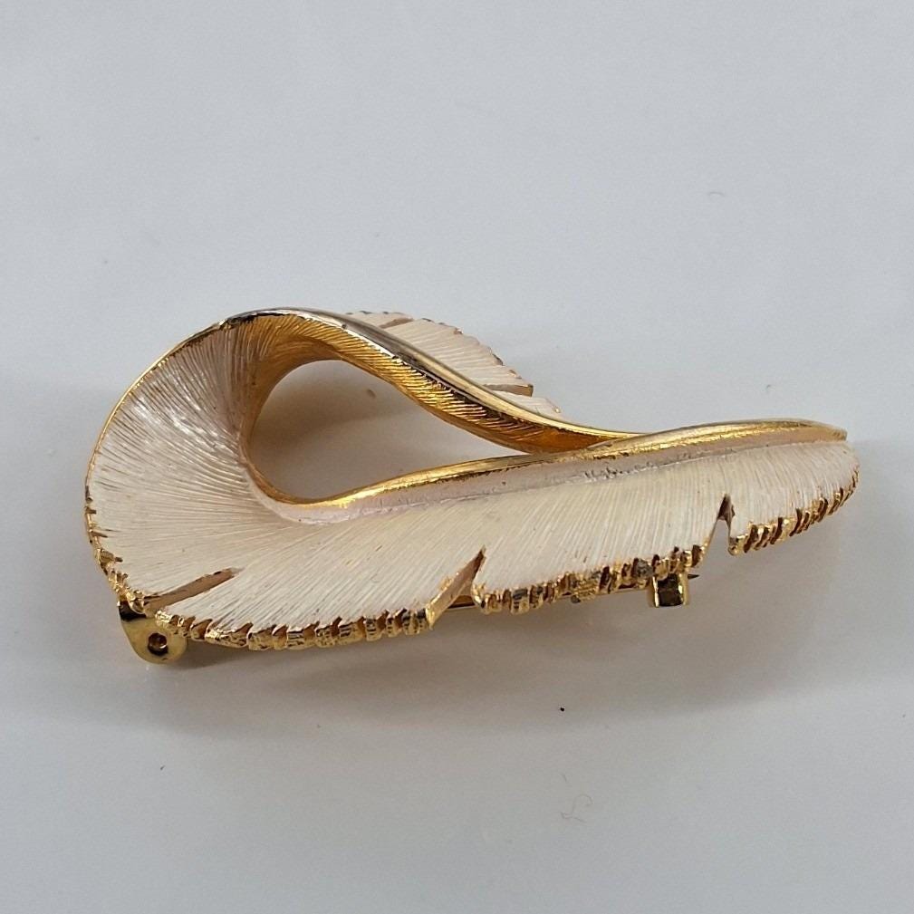 Vintage JJ Jonette White Enamel Feather Brooch Pin Signed Gold Tone 80s