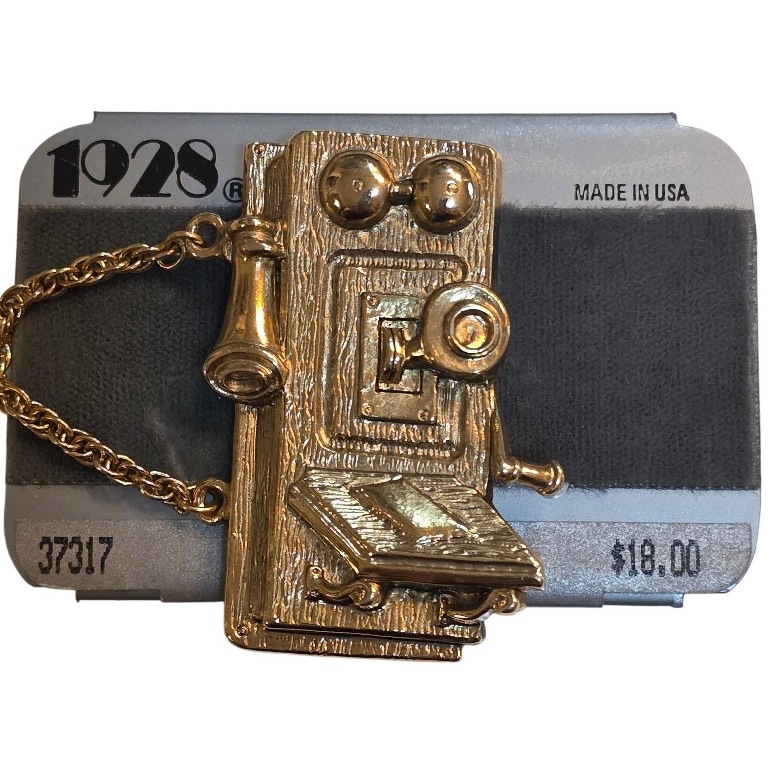 1928 Jewelry Vintage Gold Tone Antique Wall Telephone Novelty Brooch Pin 37317