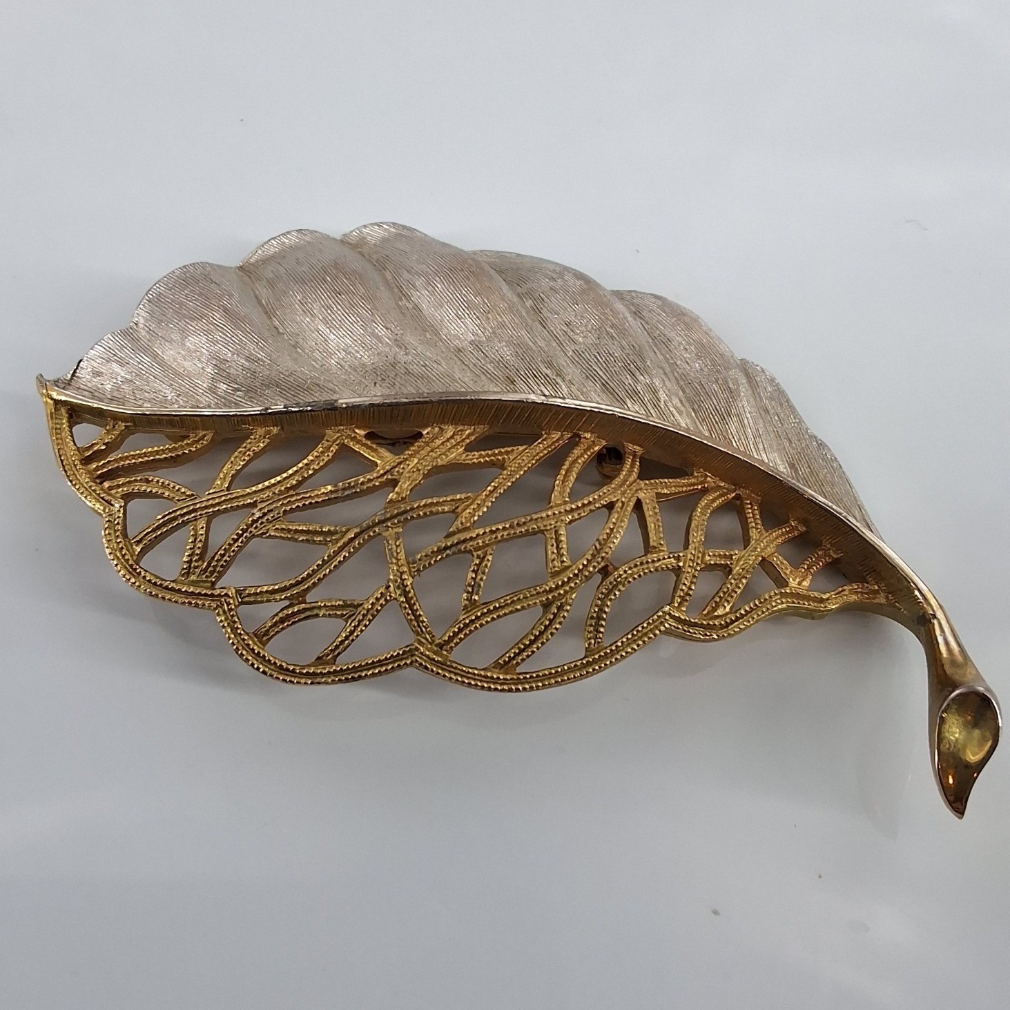 Vintage JJ Jonette Two-Tone Gold Silver Lattice Openwork Leaf Brooch Pin 1980s
