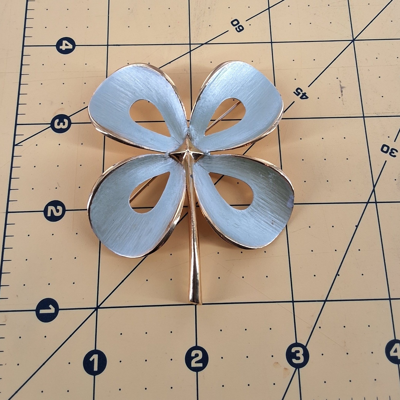 Park Lane Vintage 1970s Four Leaf Clover Brooch Gold Enamel Shamrock Pin 2.5" - View 3