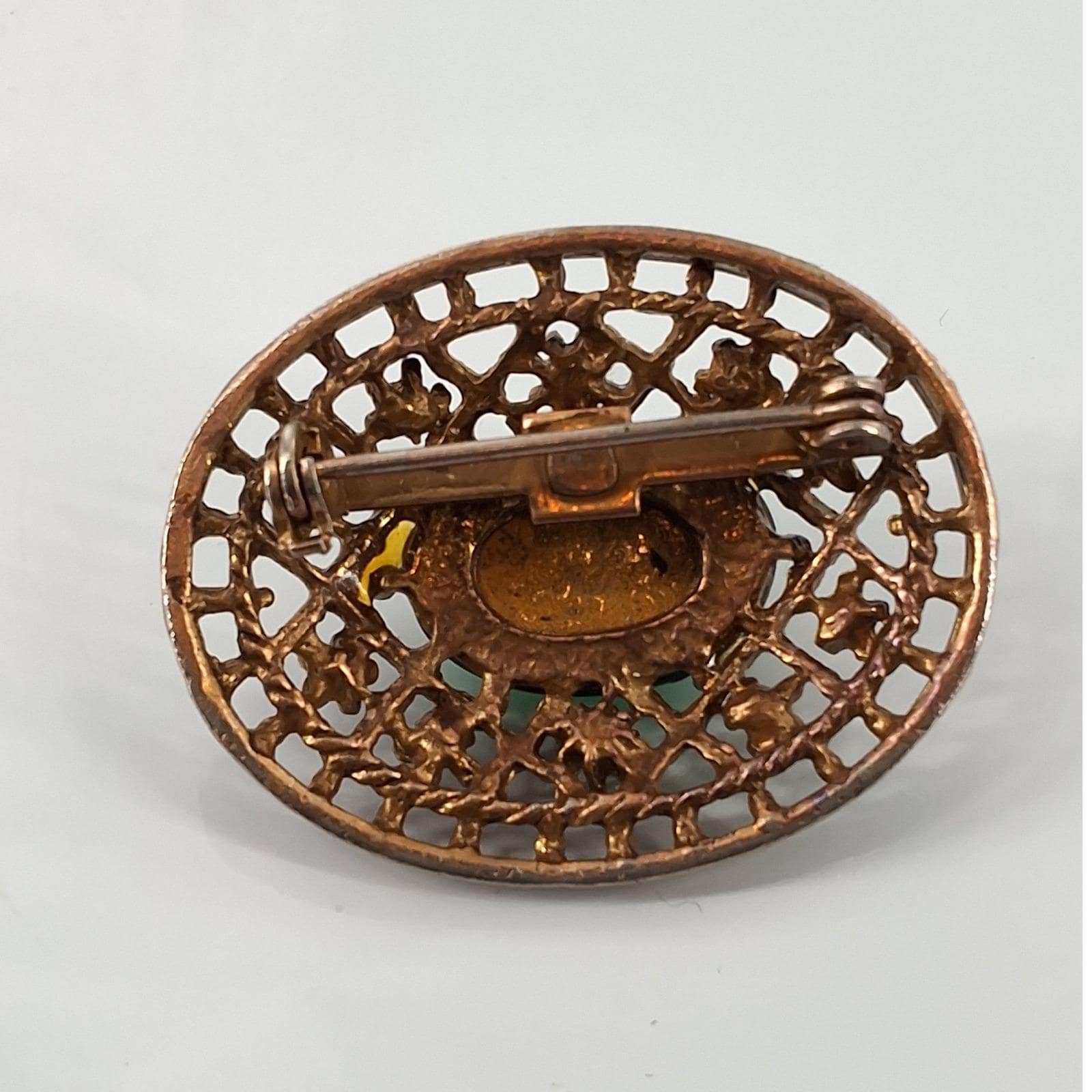 Vintage 1960s Gold Tone Green Cabochon Filigree Oval Brooch Pin 1.5" - View 3