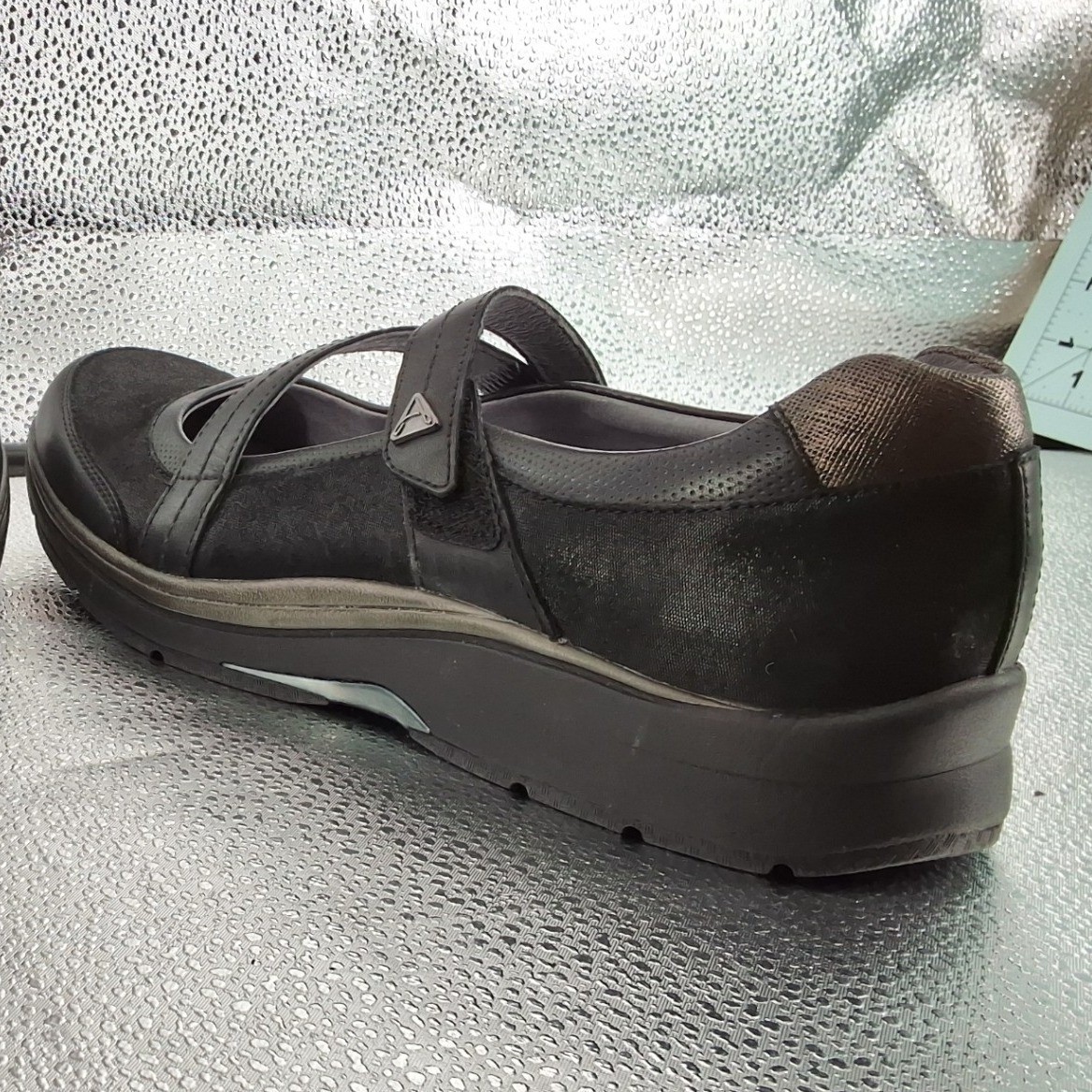 Aravon Revshow Black Leather Suede Double Strap Mary Jane Shoes Size 10 - View 3
