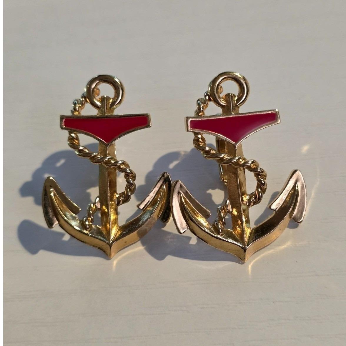 Vintage Avon Anchors Aweigh Gold Tone Red Enamel Anchor Nautical Clip On Earring - View 4