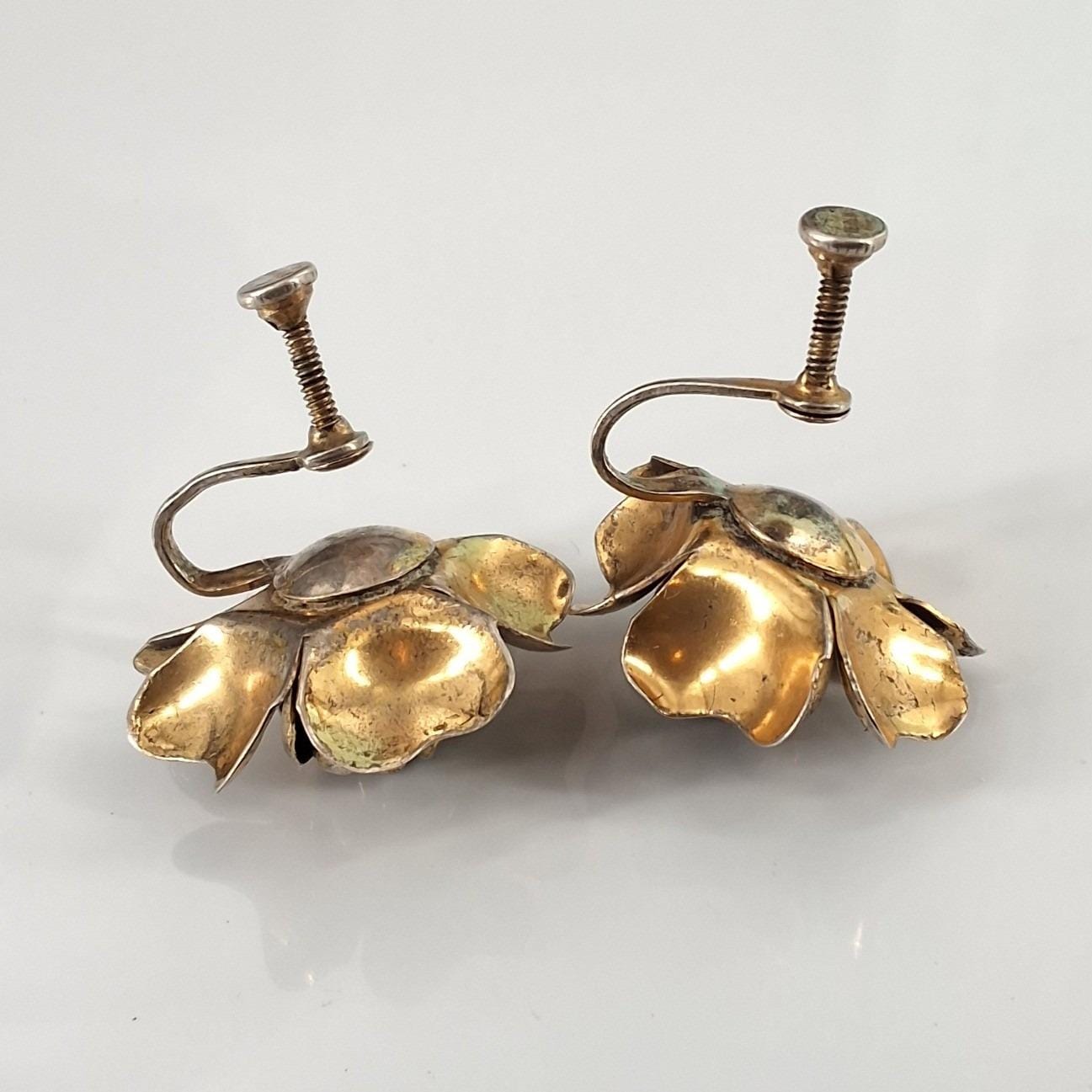 Vintage 1940s Rose Flower Screw Back Earrings Gold Tone Dimensional Costume