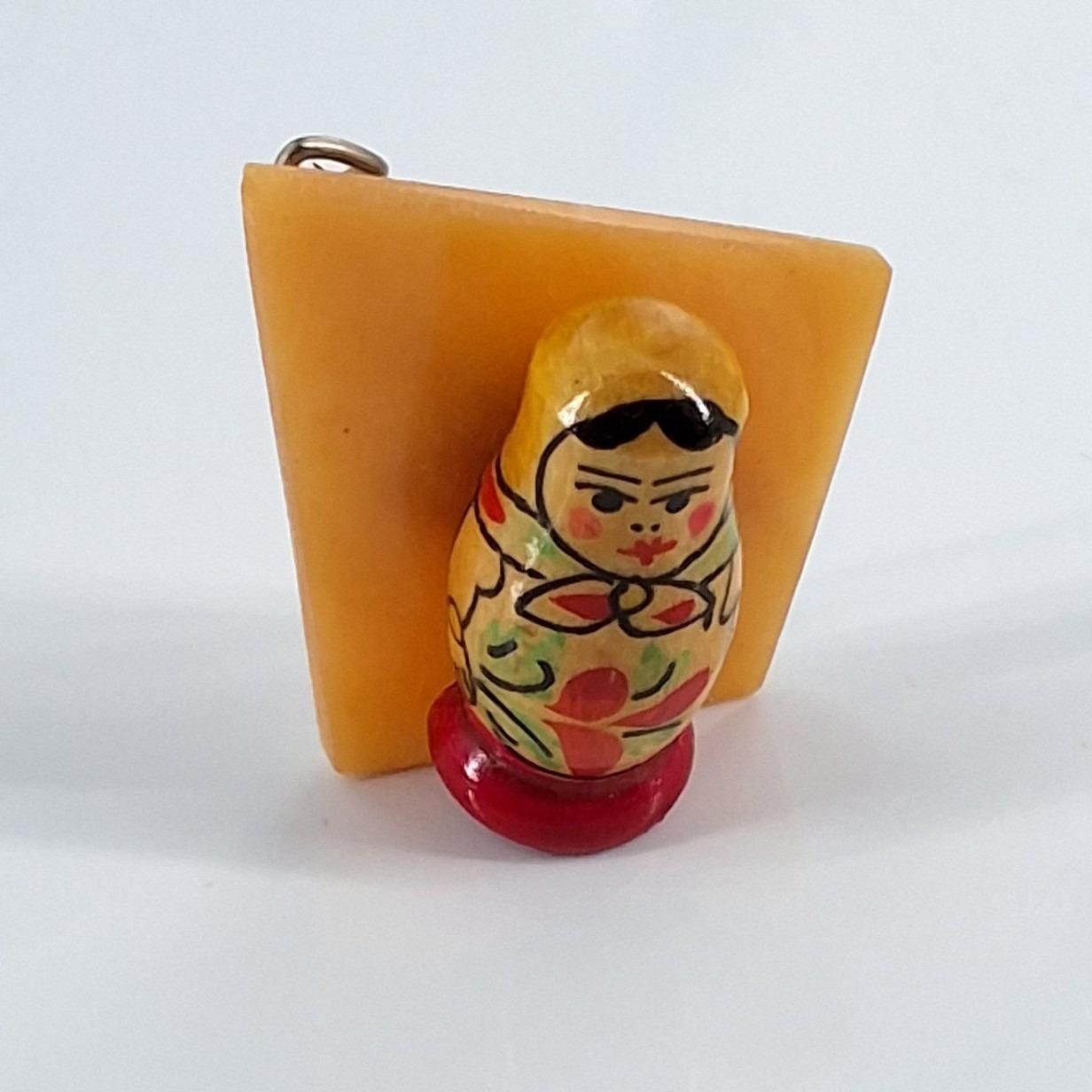 Vintage Russian Matryoshka Doll Wood Brooch Resin Folk Art Pin - View 4