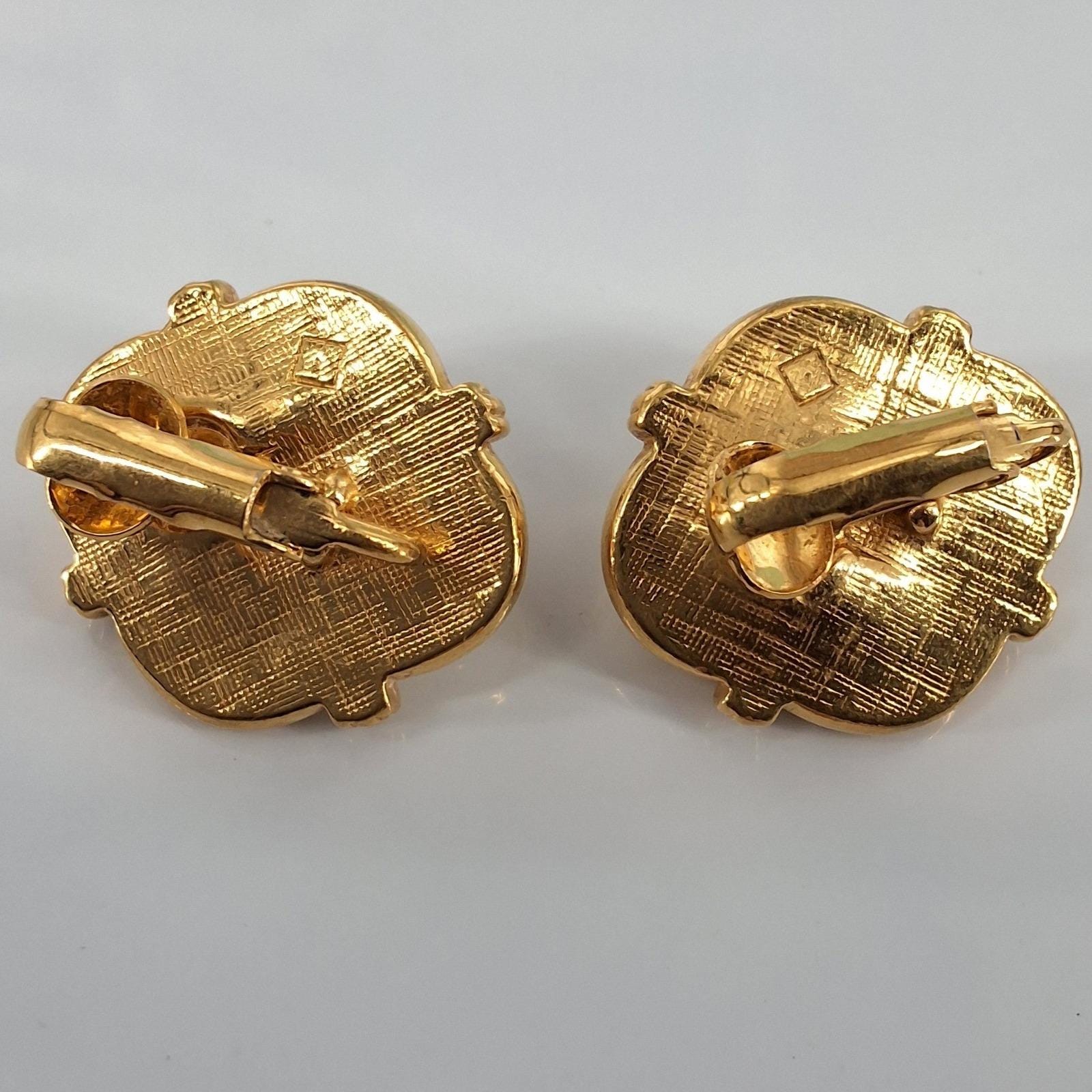 Liz Claiborne Vintage 90s Pink Cabochon Faux Pearl Halo Clip On Earrings - View 5