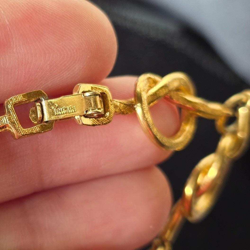 Vintage Crown Trifari Gold Tone Pretzel Link Bracelet 6.5" Mid-Century Designer - View 6