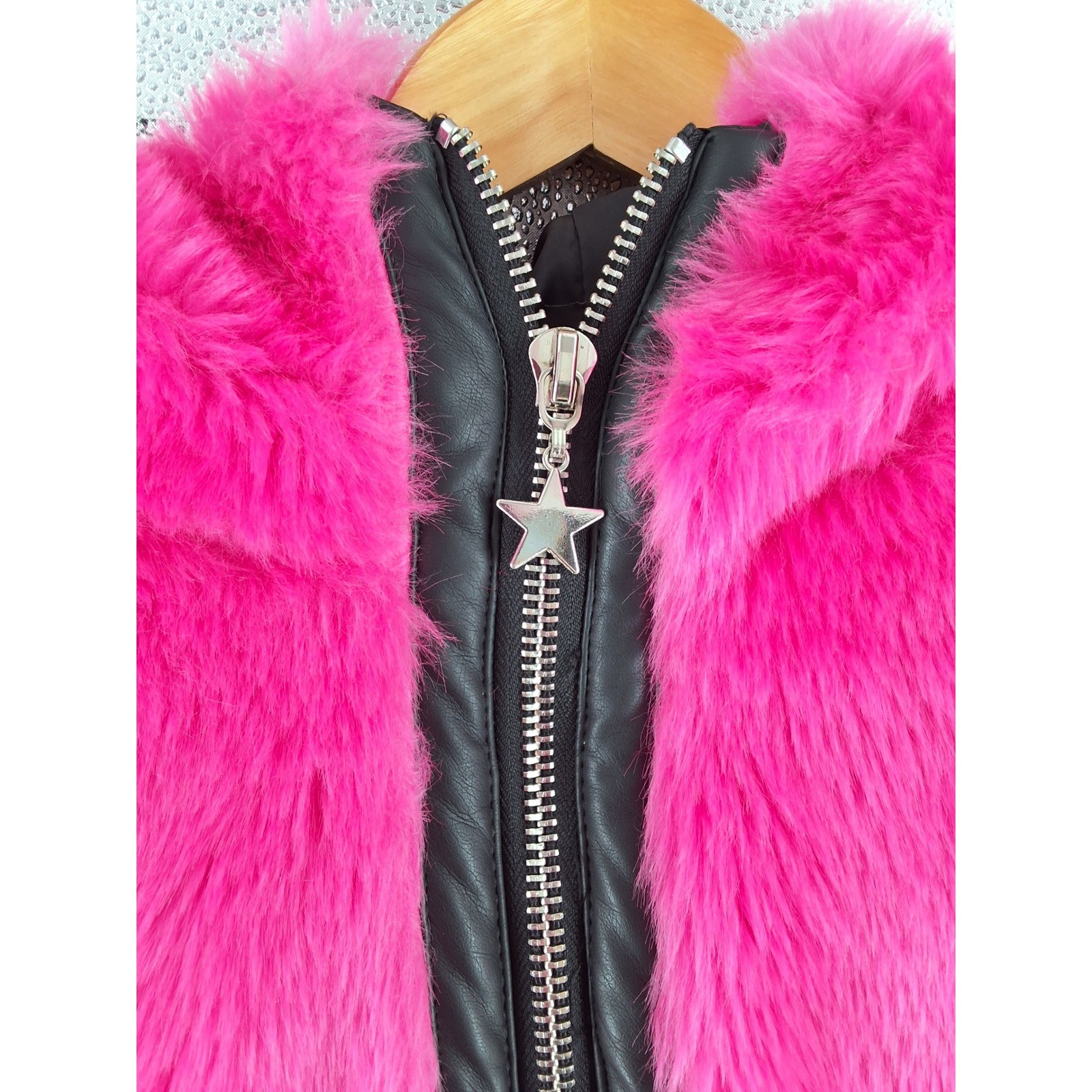 Club Exx Dolls Kill Pink Faux Fur Hooded Cropped Bomber Jacket Star Zipper XS