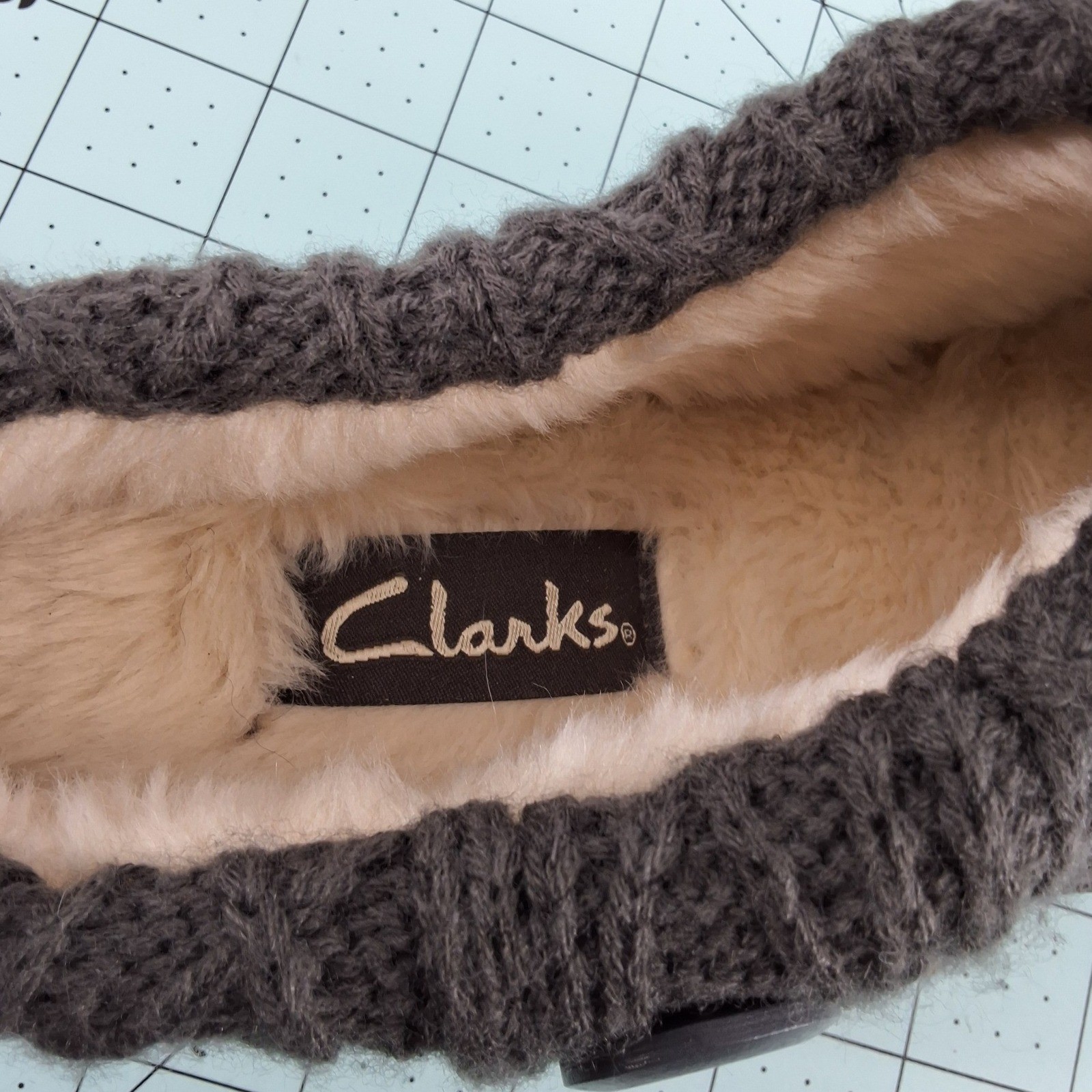 Clarks Willodean Fern Grey Suede Faux Fur Clog Slipper Shoes Women's Size 6M - View 3