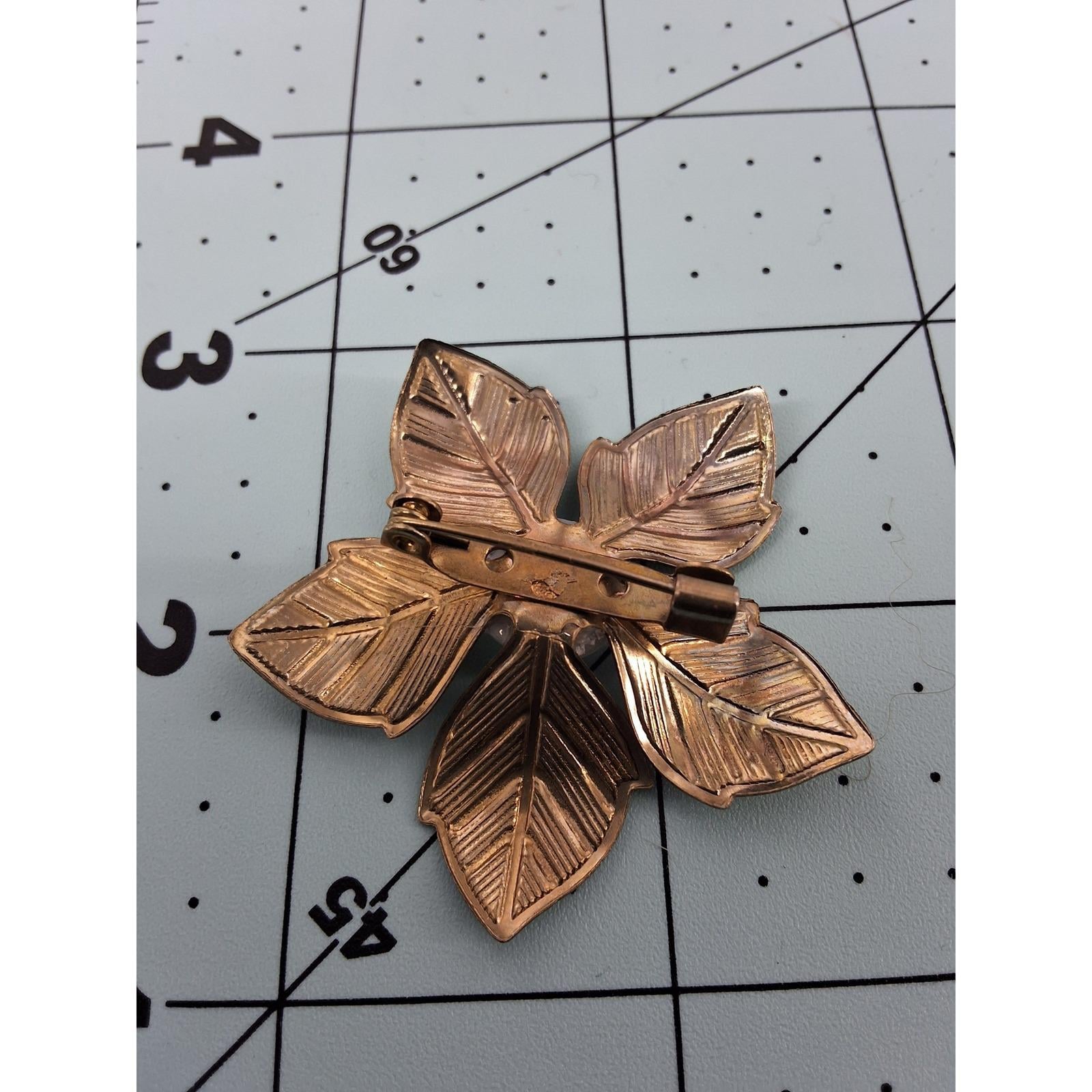 Vintage Gold Tone Textured Flower Brooch Faux Pearl Center - View 4