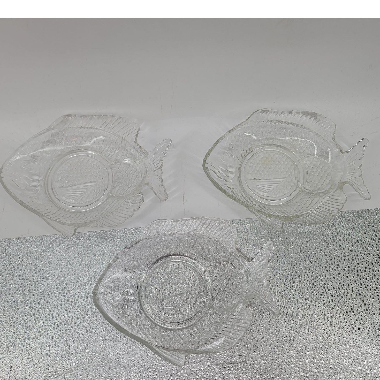Set Of 3 Clear Glass Fish-Shaped Plates - View 5