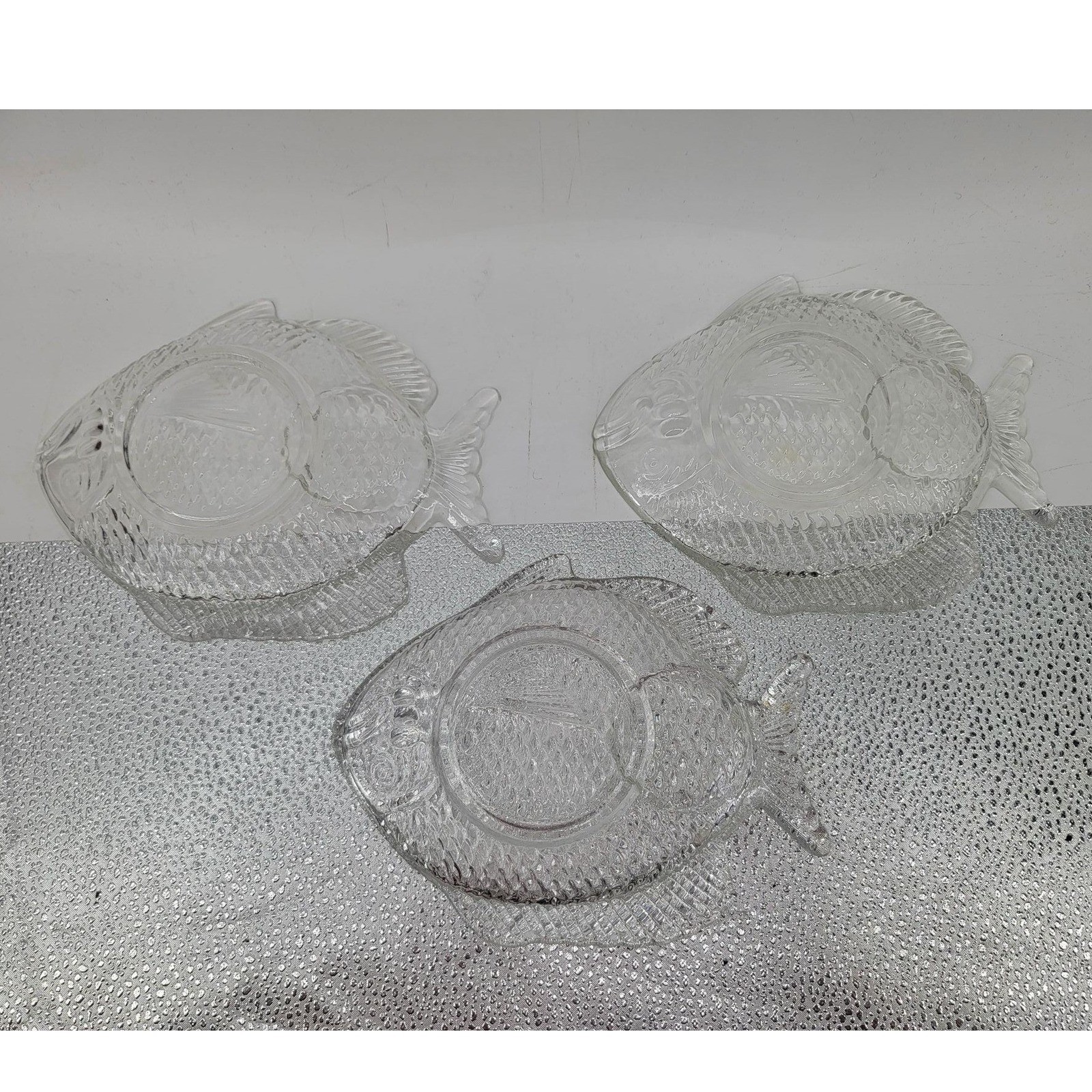 Set Of 3 Clear Glass Fish-Shaped Plates - View 7