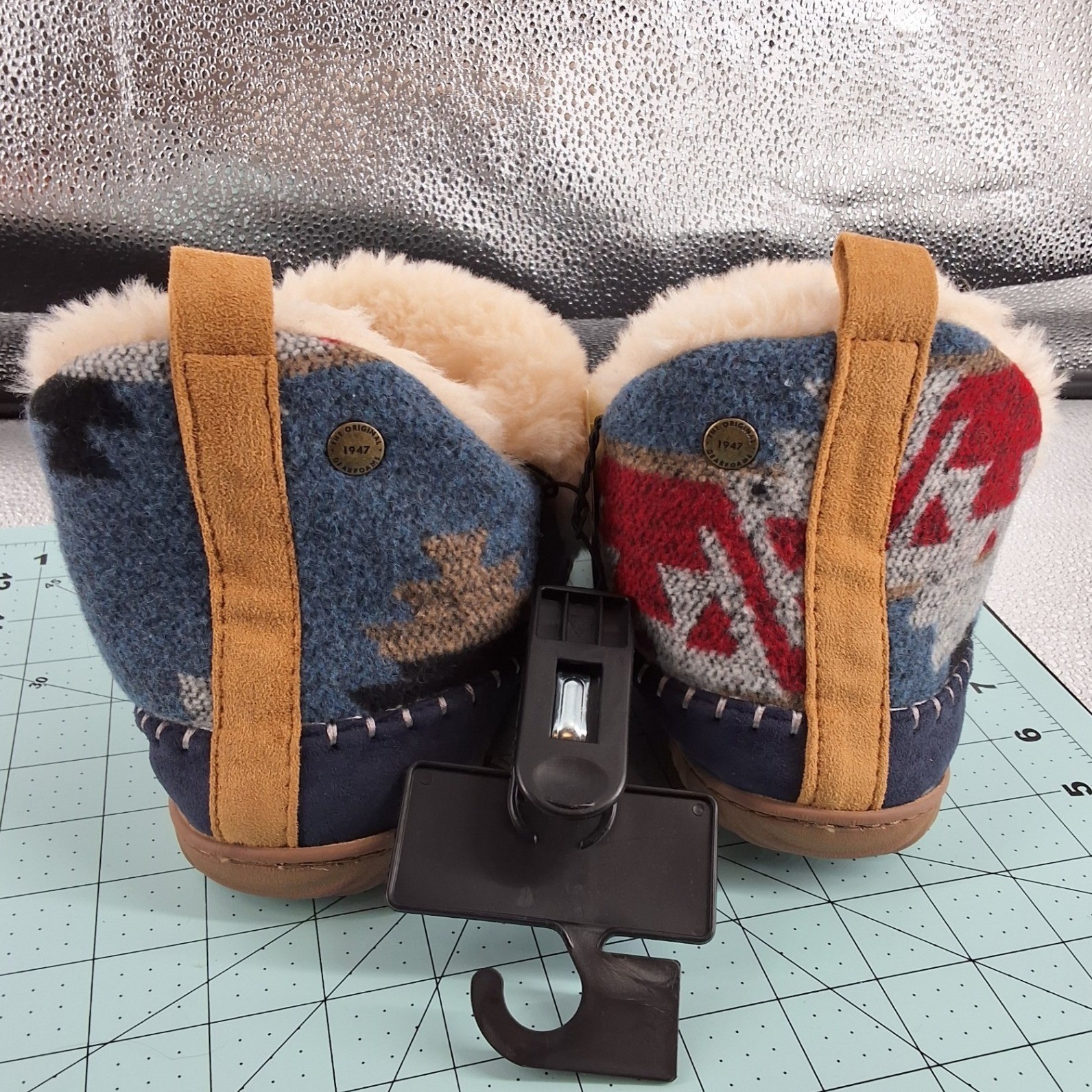 Dearfoams Southwestern Geometric Faux Fur Bootie Slippers Womens Sz 7 - View 10