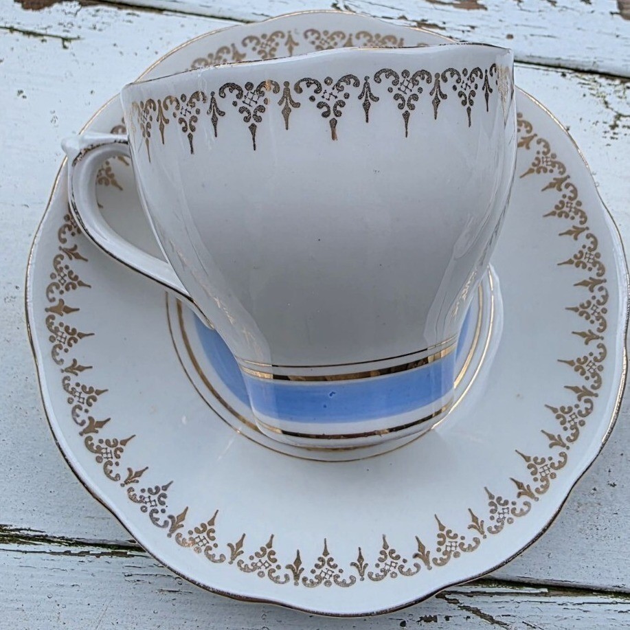 Vintage Roslyn Fine Bone China Tea Cup Saucer Set Blue Gold Gilt England