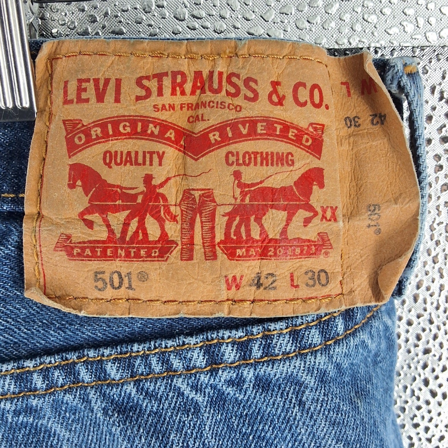 Levis 501 Original Fit Mens Jeans 42x30 Medium Wash Blue Button Fly Straight Leg - View 4