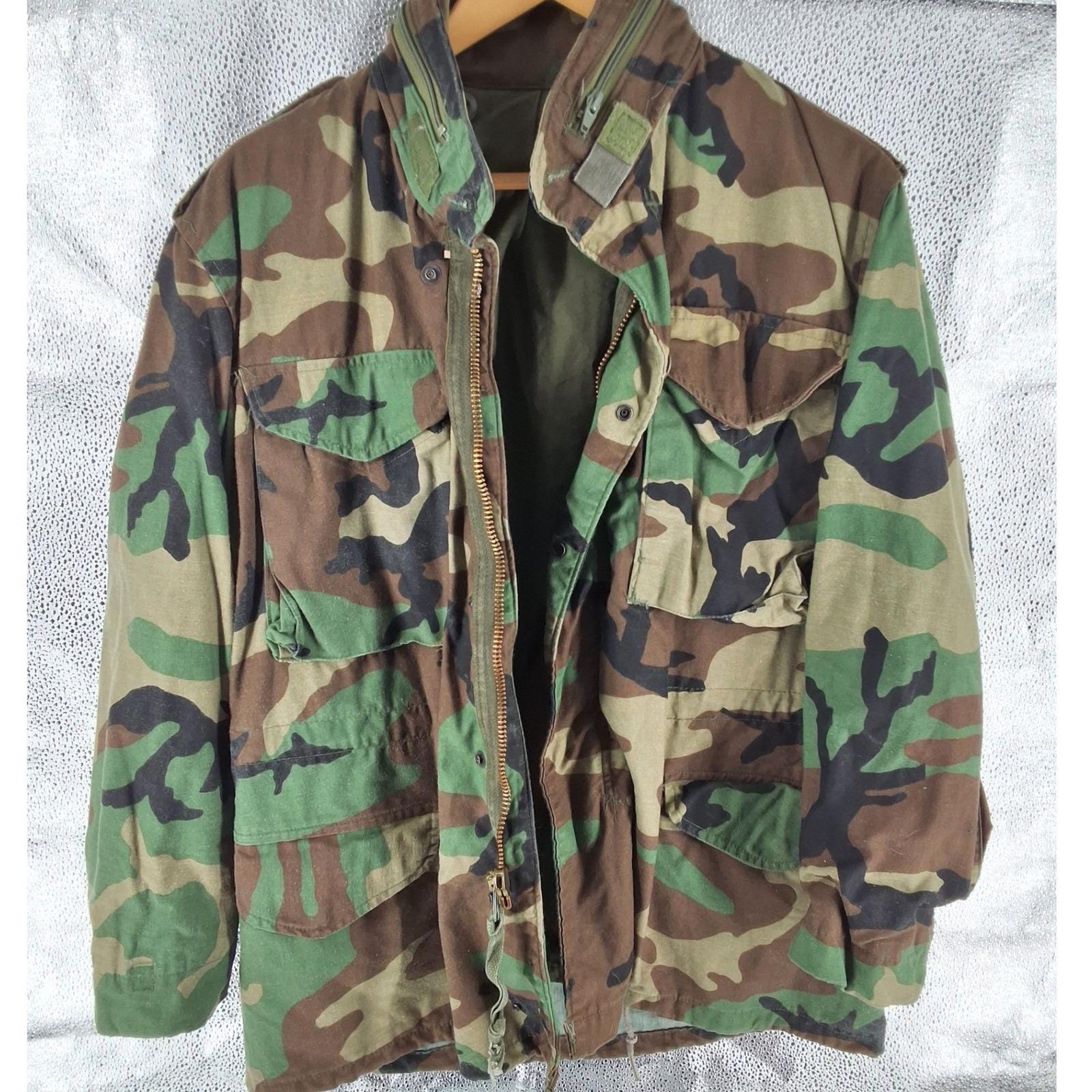 Vtg US Army M-65 Woodland Camo Field Jacket Scovill Brass Zip Medium