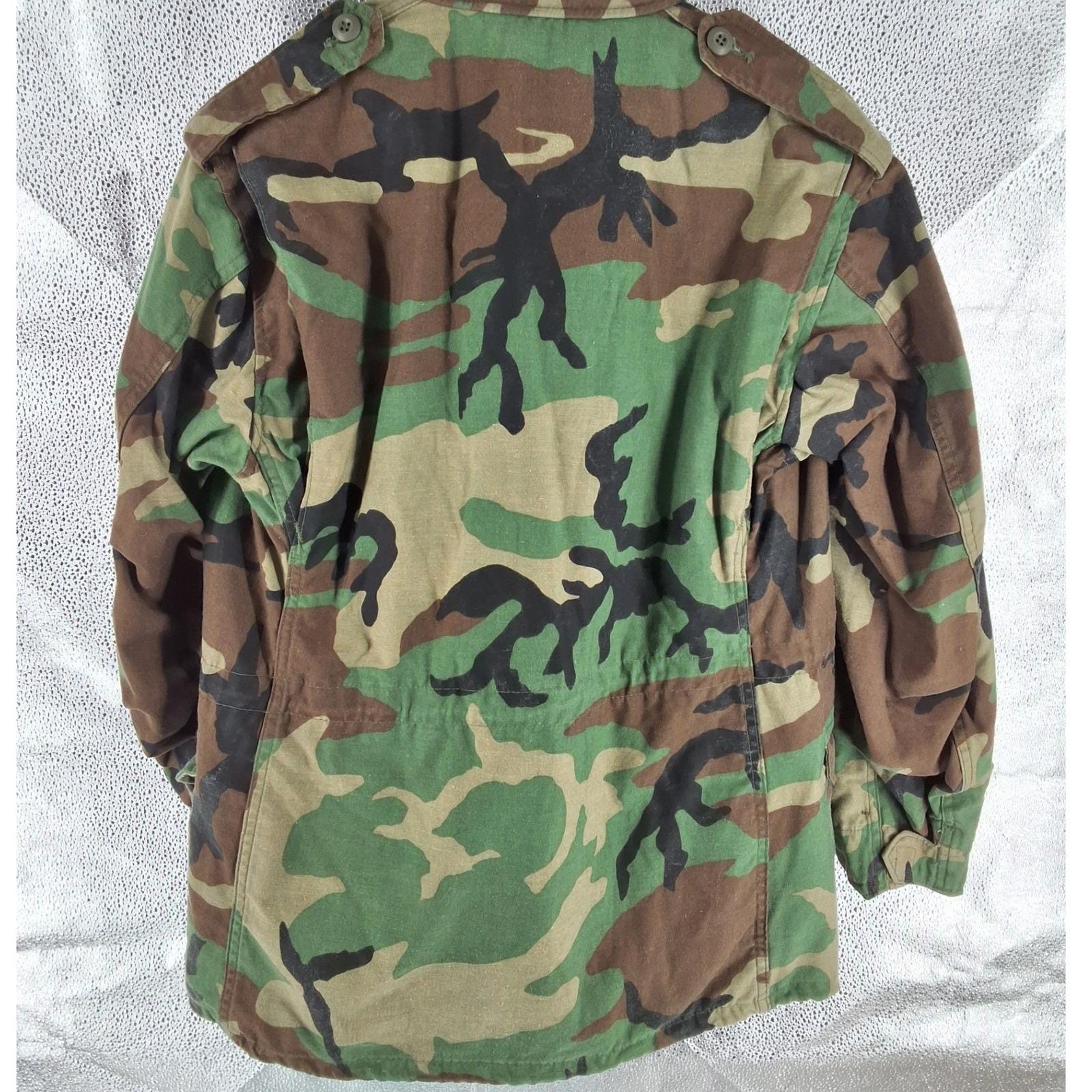 Vtg US Army M-65 Woodland Camo Field Jacket Scovill Brass Zip Medium - View 3