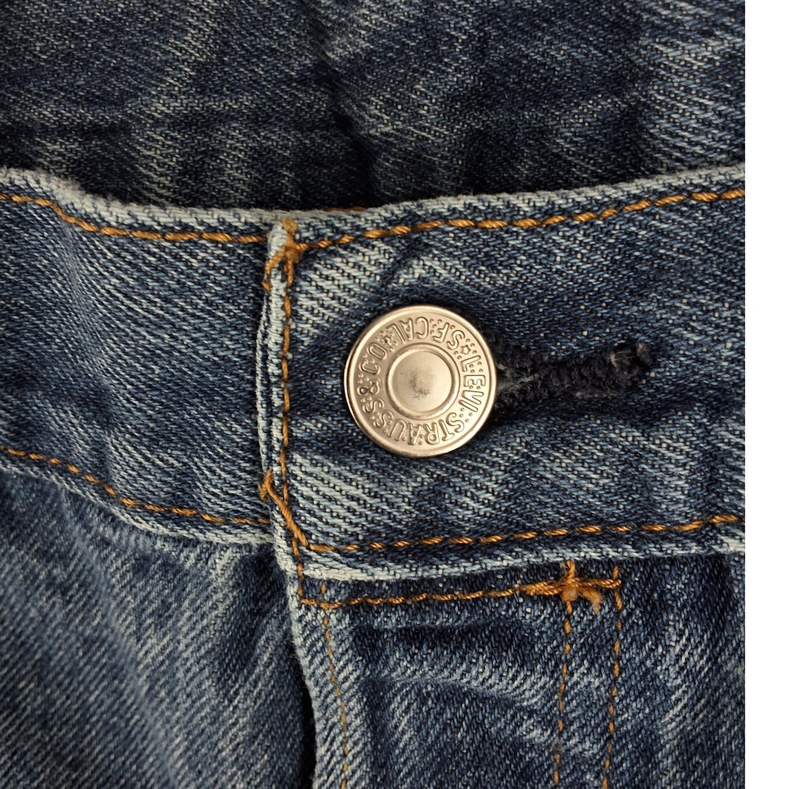 Levis 501 Original Fit Mens Jeans W42 L30 Medium Wash Blue Button Fly Straight