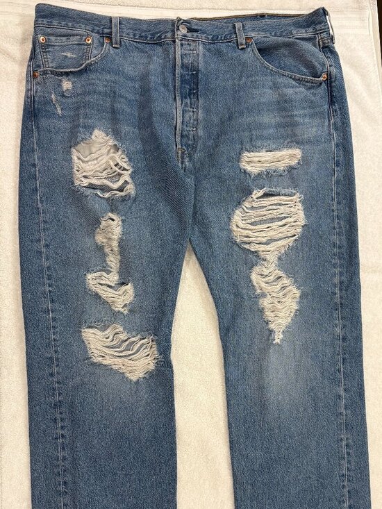 Levis 501 Original Fit Mens Jeans W42 L30 Medium Wash Blue Button Fly Straight - View 10