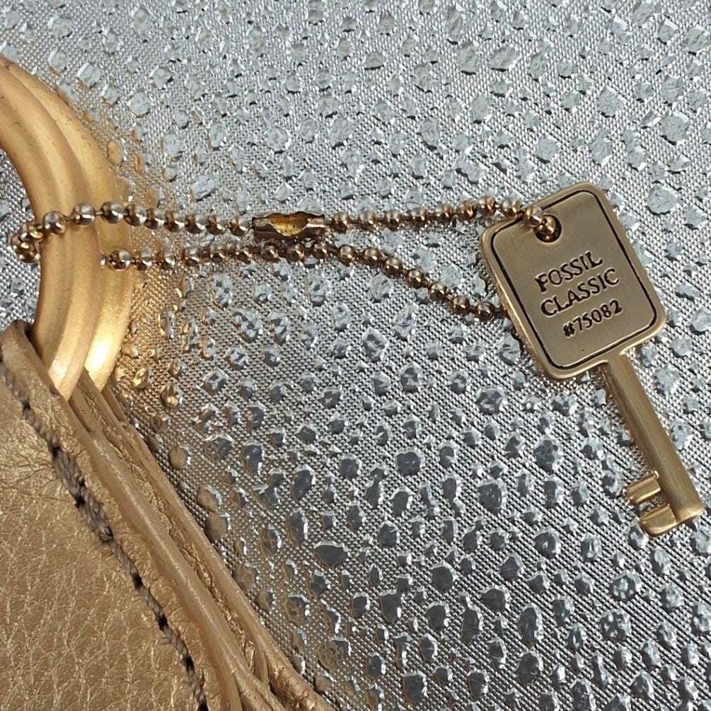 VTG Fossil Classic 75082 Metallic Gold Leather Crescent Hobo Shoulder Bag