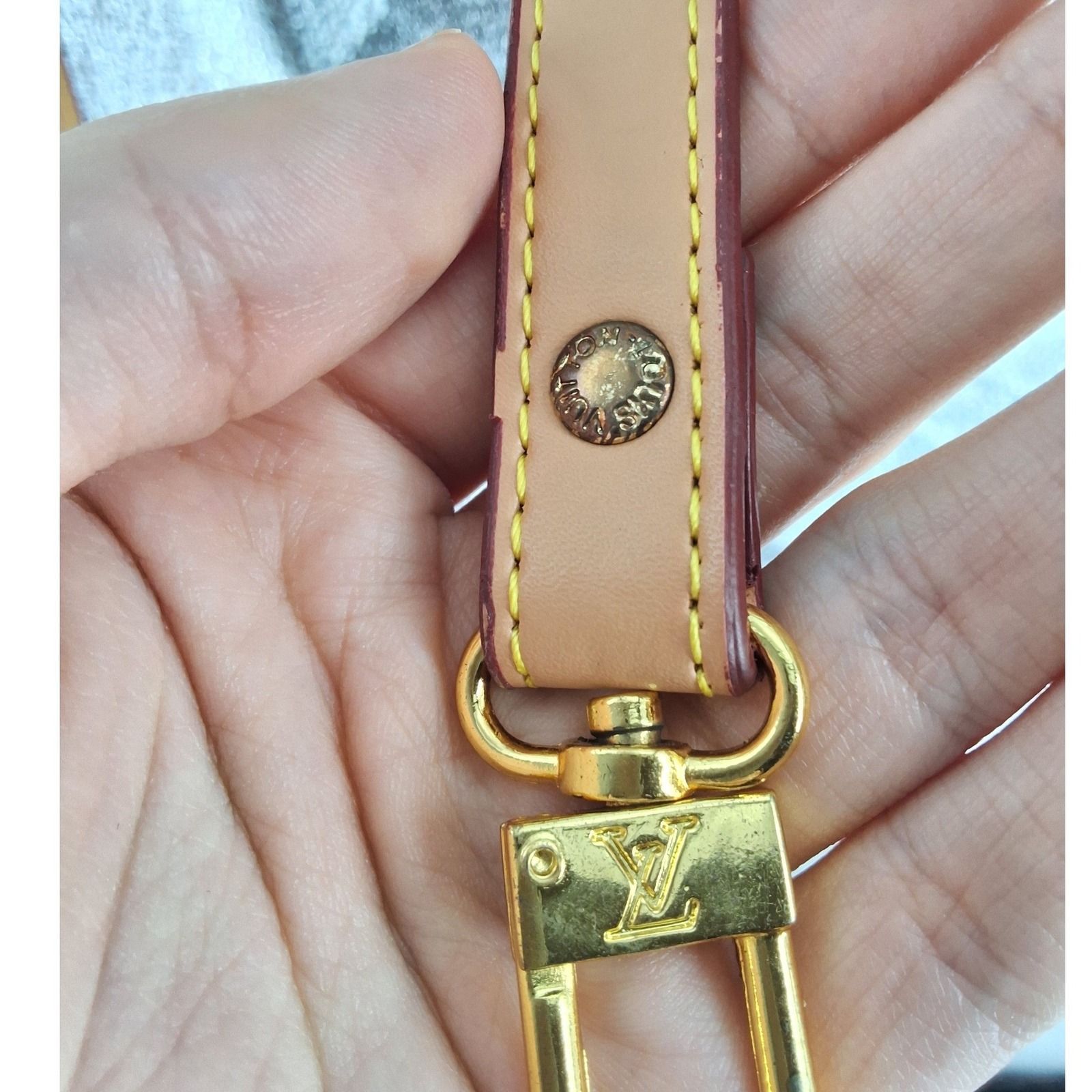 Louis Vuitton Vachetta Leather Crossbody Shoulder Strap Gold Hardware Tan - View 4