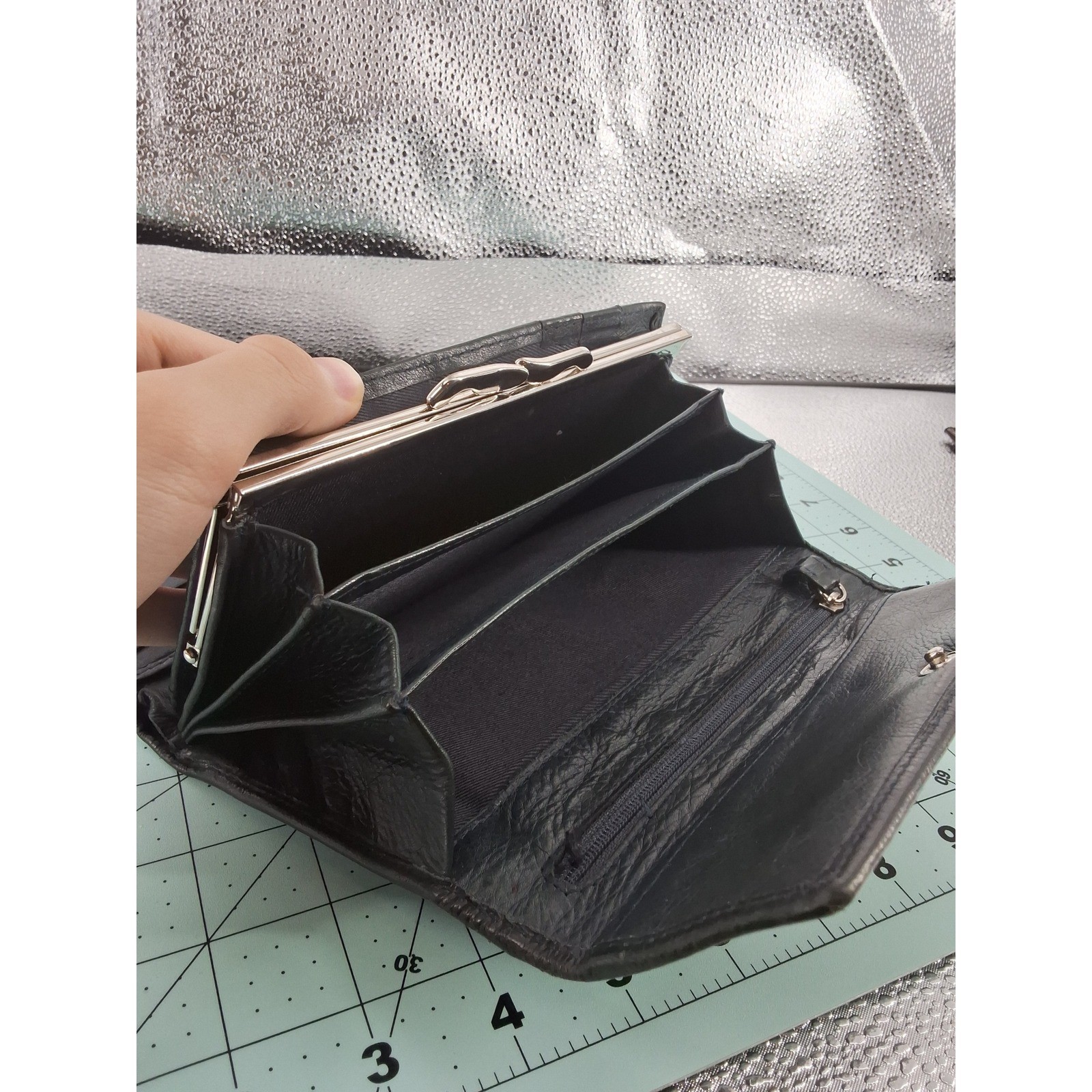 Classic Black Leather Bifold Wallet |‎ Snap Closure | Card Slots - View 8