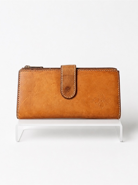 Classic Black Leather Bifold Wallet |‎ Snap Closure | Card Slots - View 16